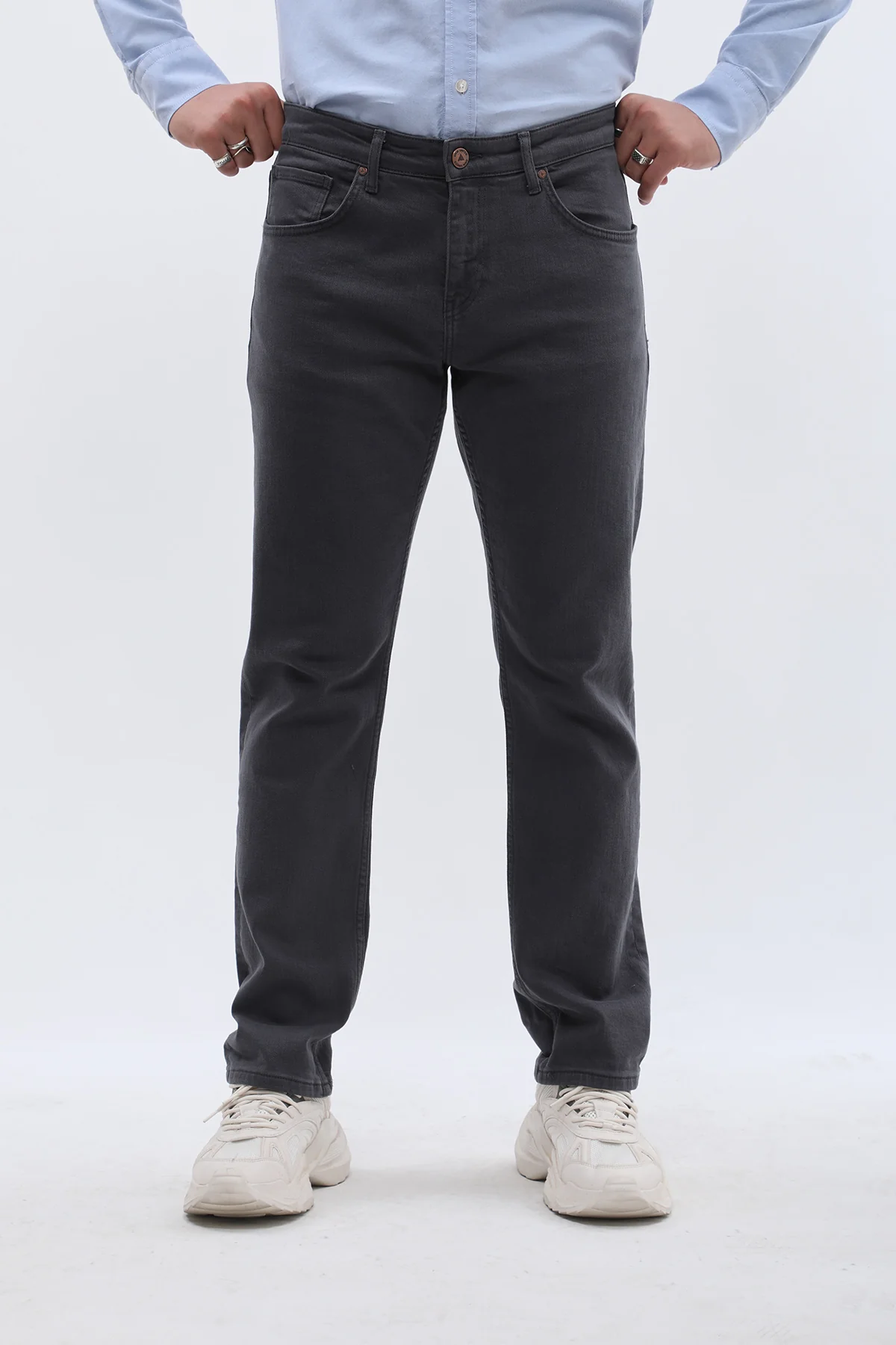 جينز Comfort Fit من DNM UNITED - لون رمادي غامق