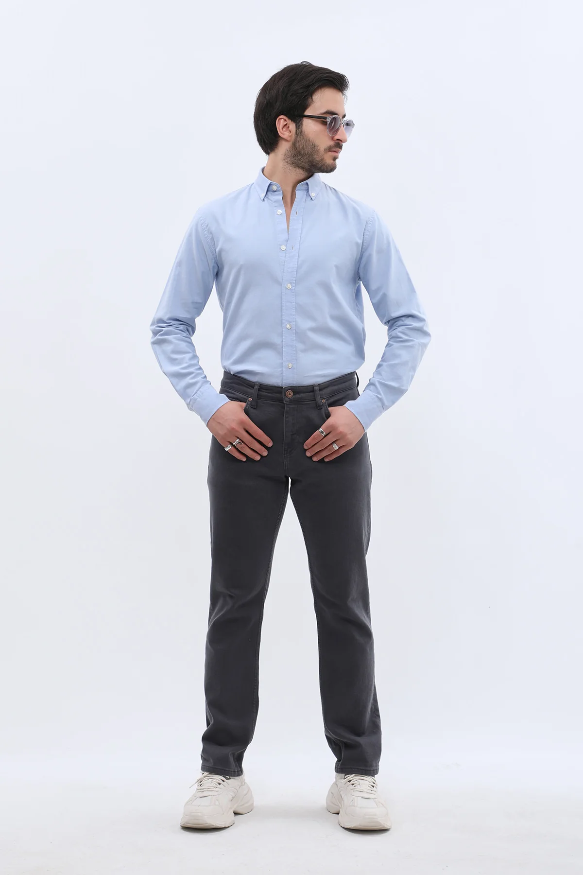 جينز Comfort Fit من DNM UNITED - لون رمادي غامق - Image 2