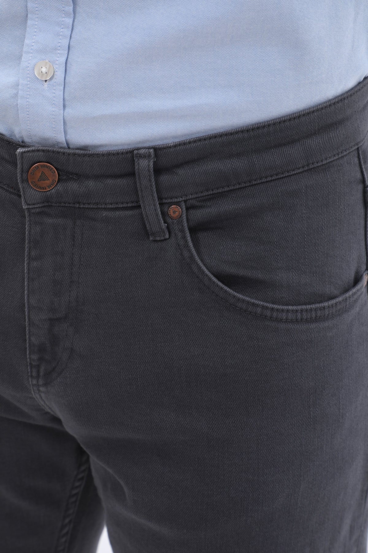 جينز Comfort Fit من DNM UNITED - لون رمادي غامق - Image 4