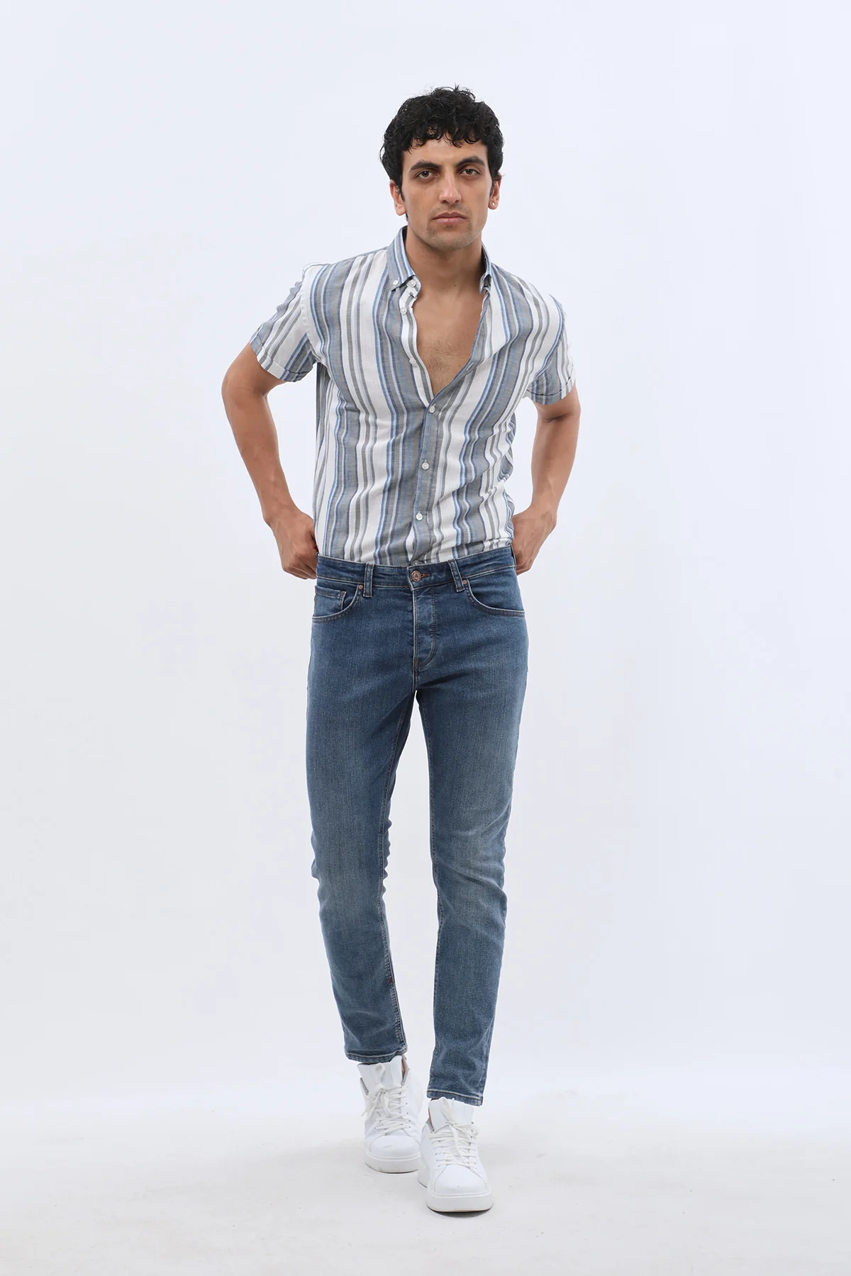 جينز Slim Fit من DNM UNITED - لون أزرق سماوي - Image 2