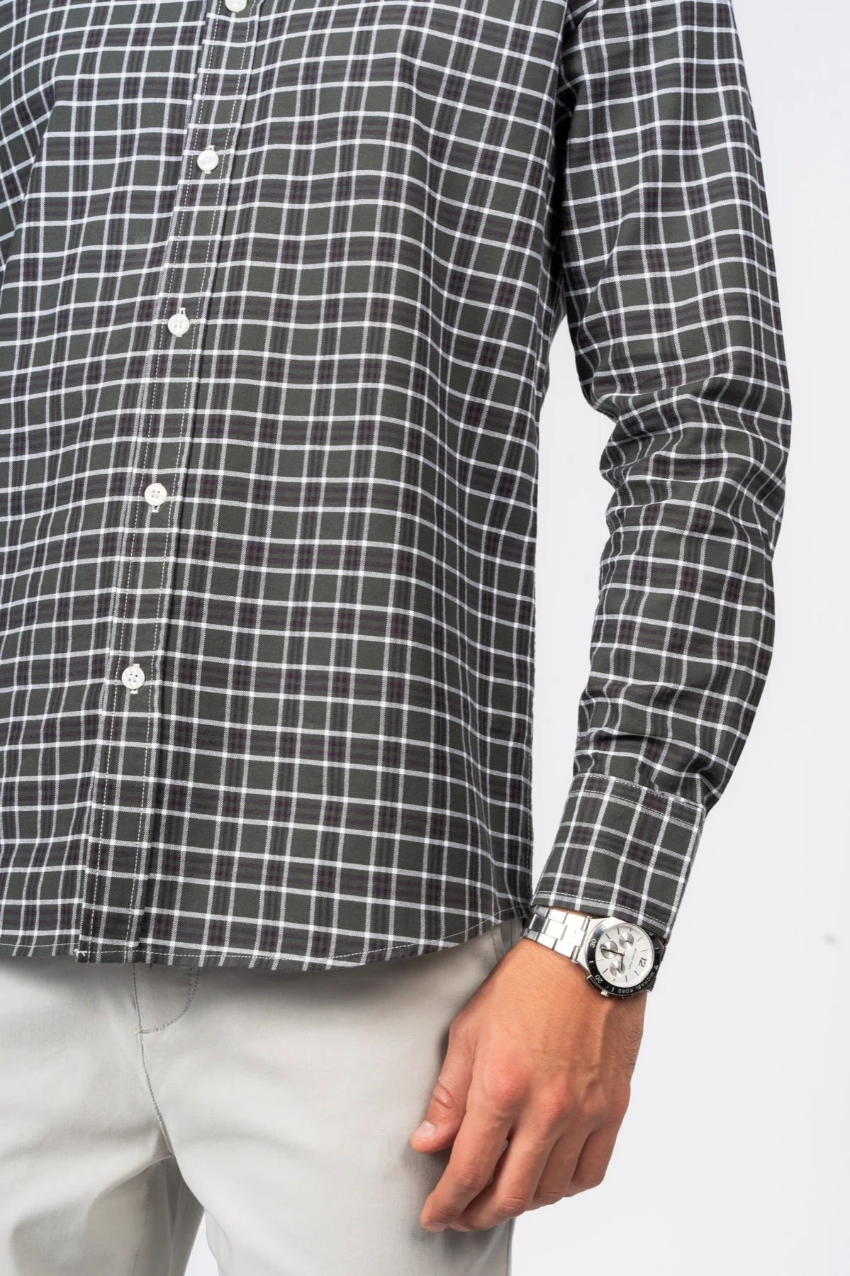 قميص كاروهات بقبة بأزرار من SHIRTSPRO - لون زيتي - Image 6