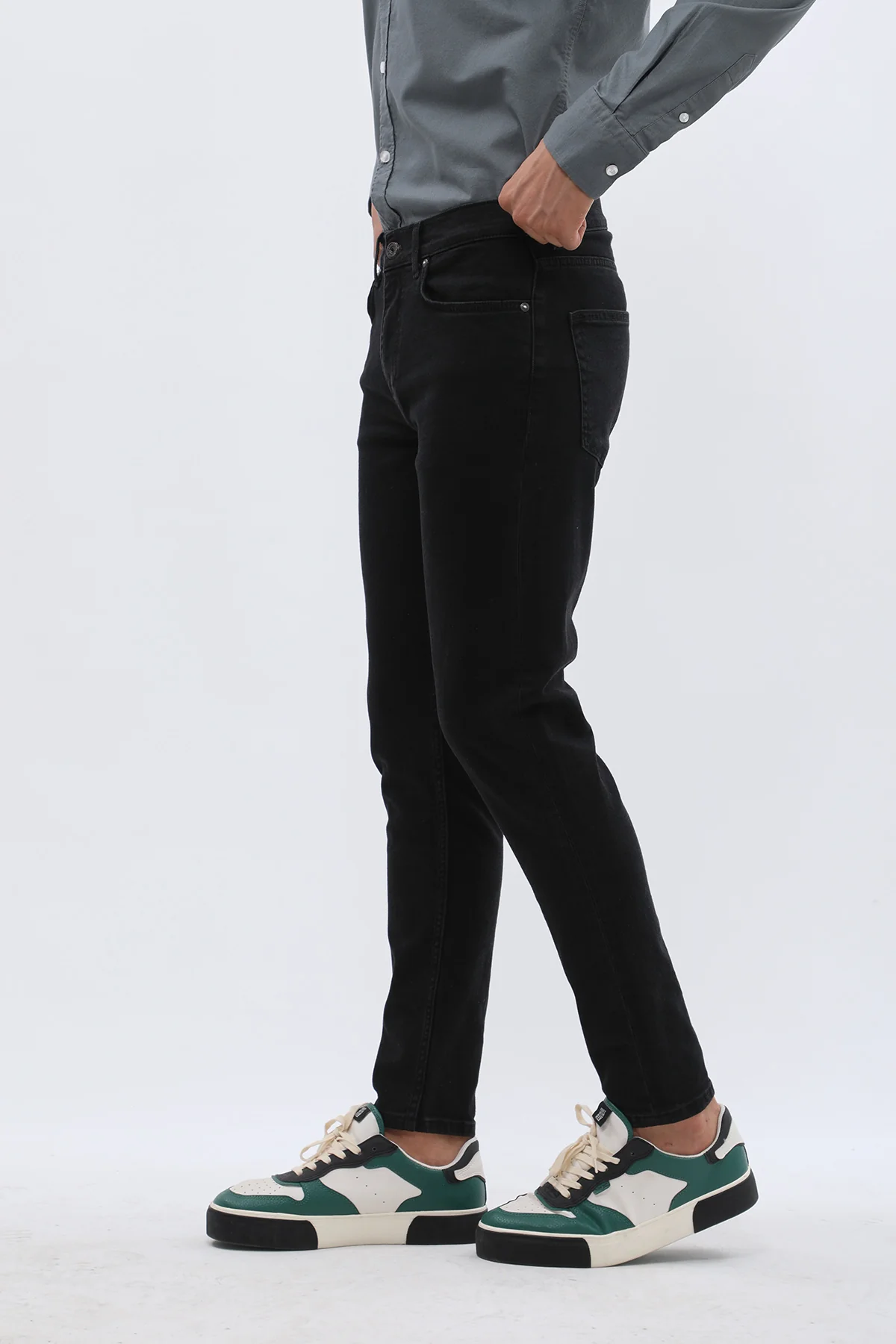 جينز Boyfriend Slim Fit من JEANSPRO - لون أسود كاربوني - Image 5