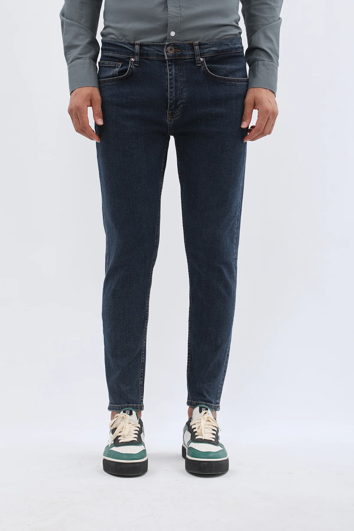 جينز Boyfriend Slim Fit من JEANSPRO - لون أزرق فحمي - Image 3