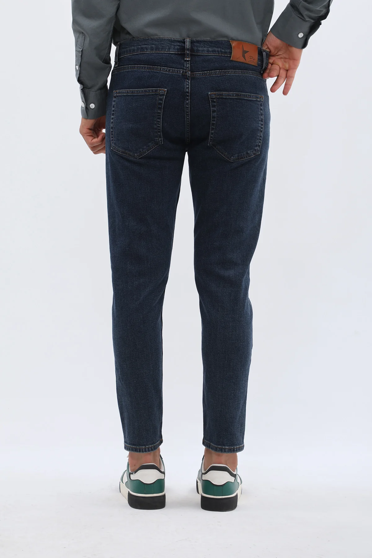 جينز Boyfriend Slim Fit من JEANSPRO - لون أزرق فحمي - Image 4
