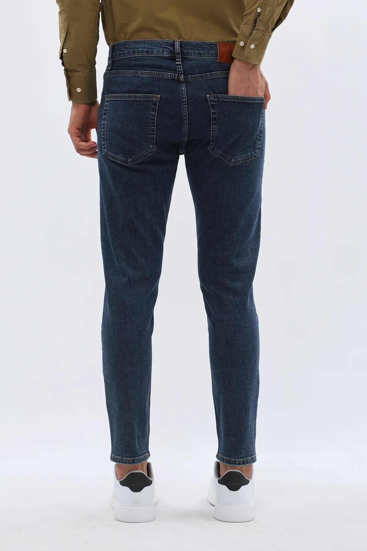 جينز Boyfriend Slim Fit من JEANSPRO - لون كحلي كلاسيكي - Image 4