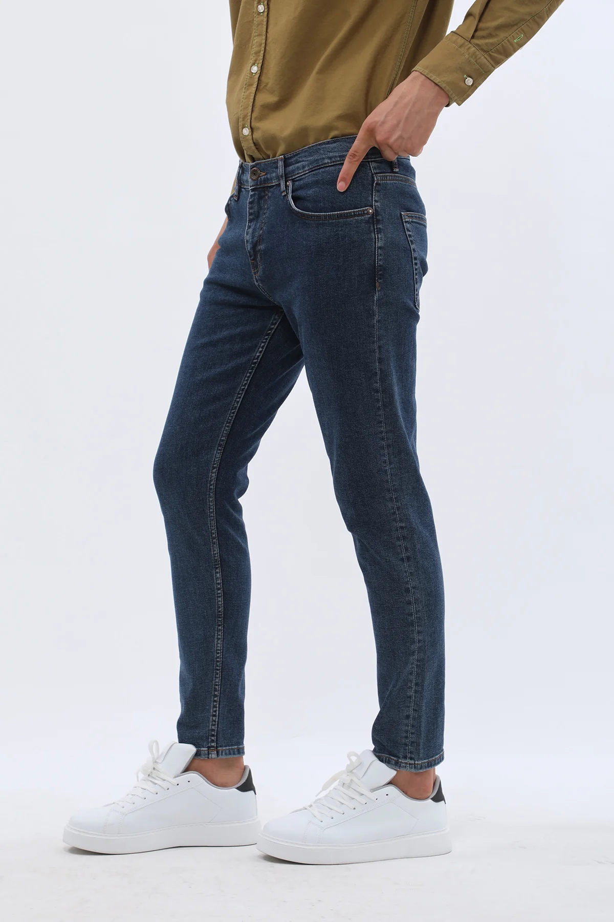 جينز Boyfriend Slim Fit من JEANSPRO - لون كحلي كلاسيكي - Image 6