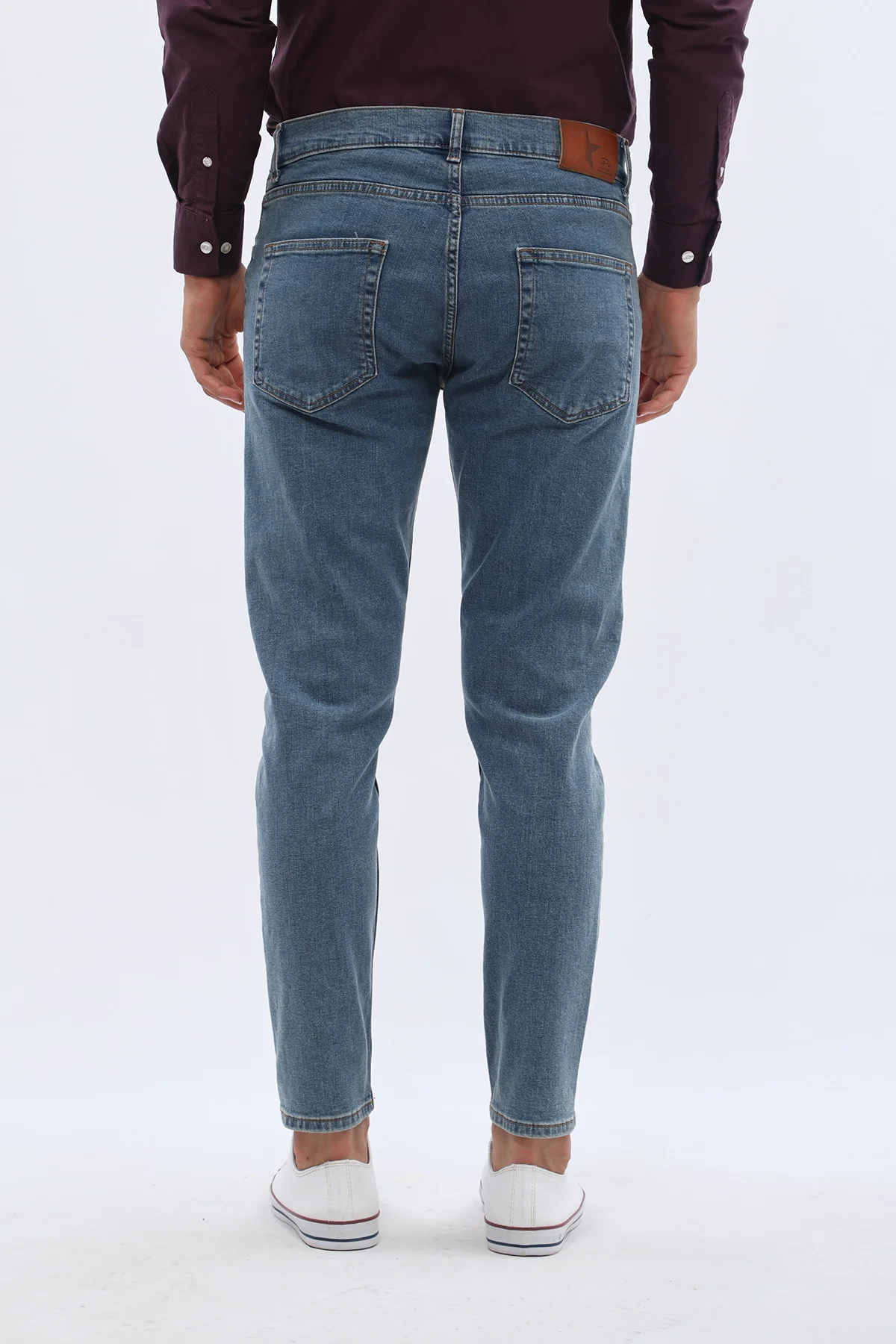 جينز Boyfriend Slim Fit من JEANSPRO - لون أزرق باهت - Image 4