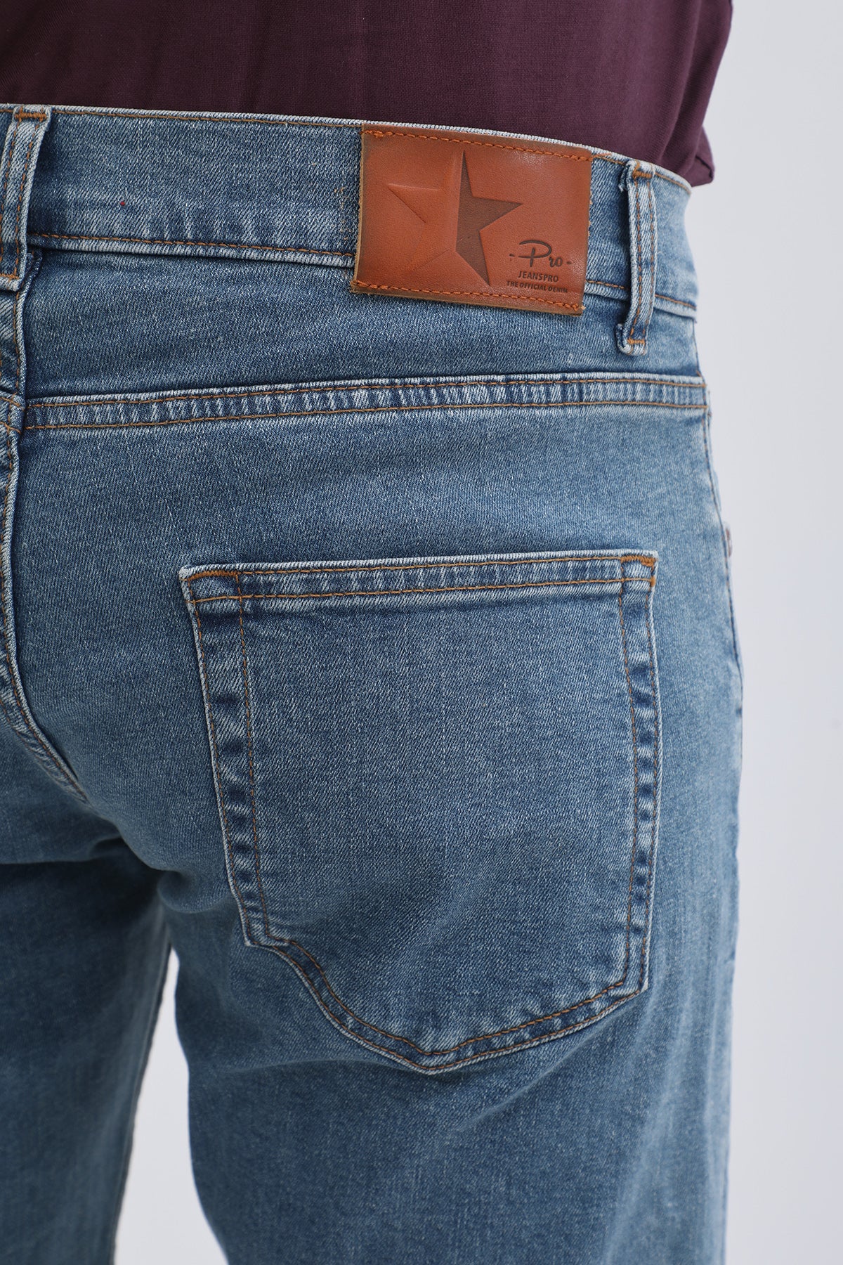 جينز Boyfriend Slim Fit من JEANSPRO - لون أزرق باهت - Image 6