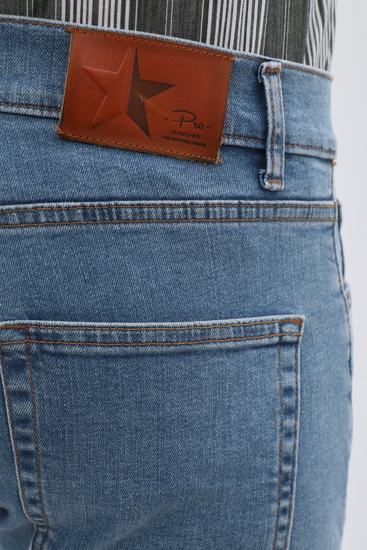 جينز Boyfriend Slim Fit من JEANSPRO - لون أزرق فاتح - Image 6