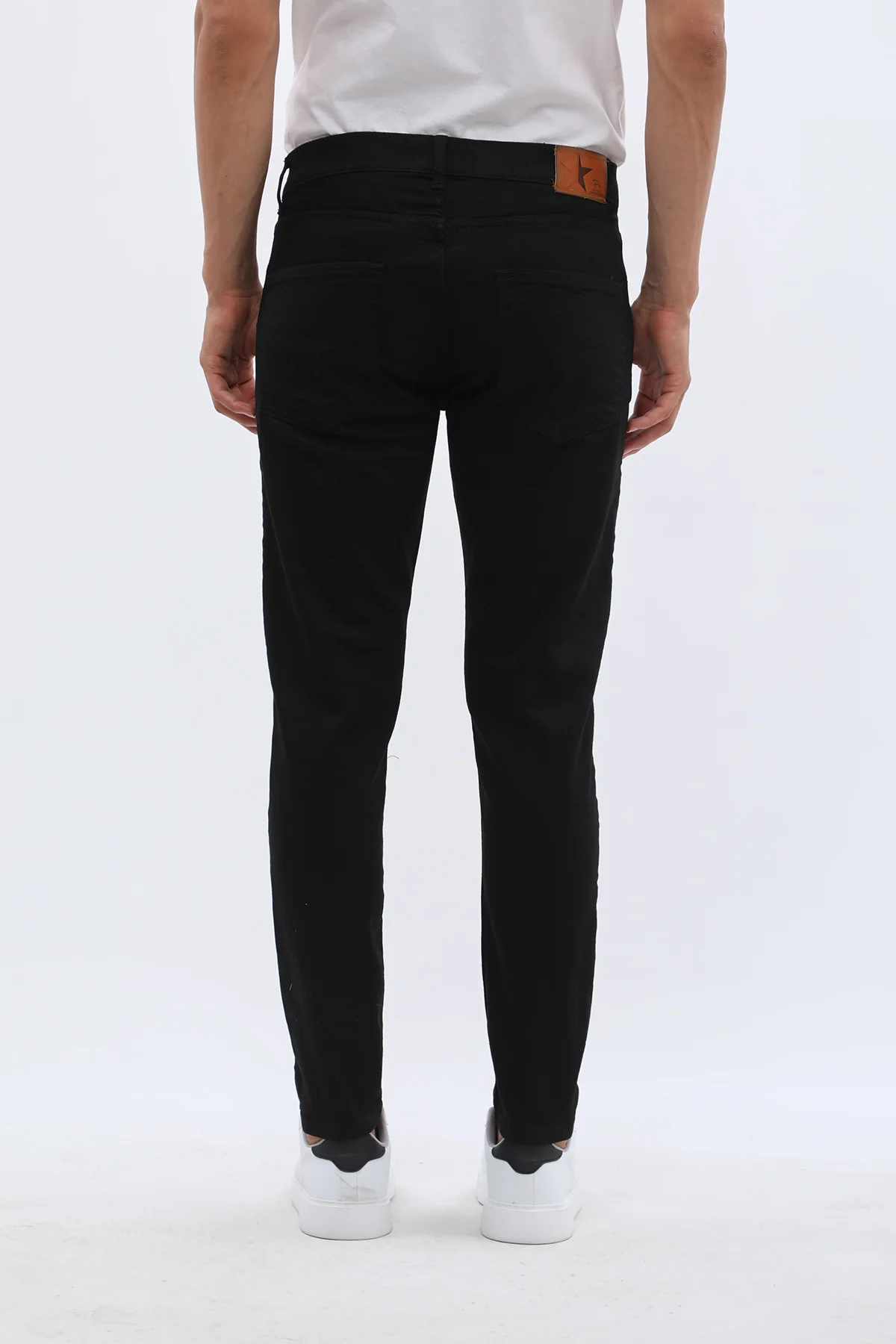 جينز Boyfriend Slim Fit من JEANSPRO - لون أسود داكن - Image 4