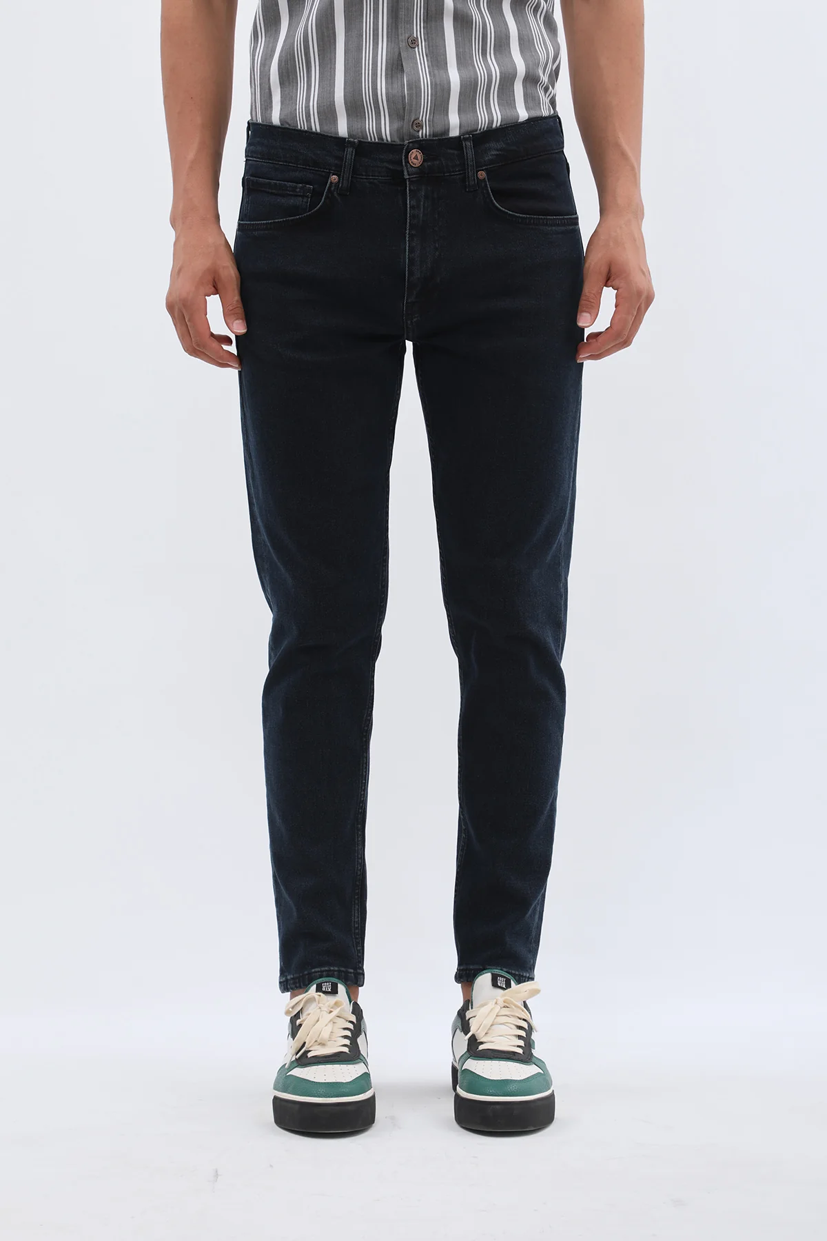 جينز Boyfriend Slim Fit من DNM UNITED - لون أزرق غامق
- Image 3