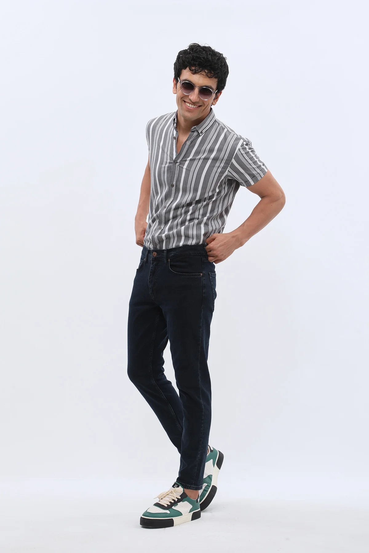 جينز Boyfriend Slim Fit من DNM UNITED - لون أزرق غامق
- Image 7