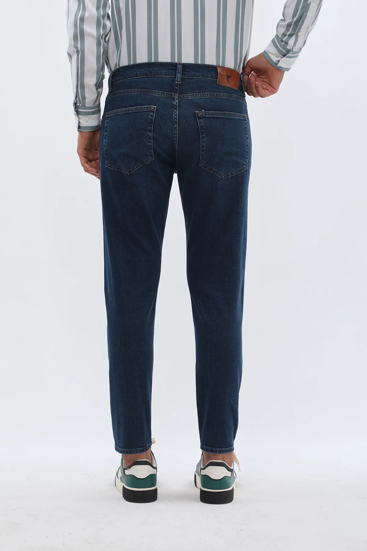 جينز Boyfriend Slim Fit من JEANSPRO - لون أزرق داكن - Image 4
