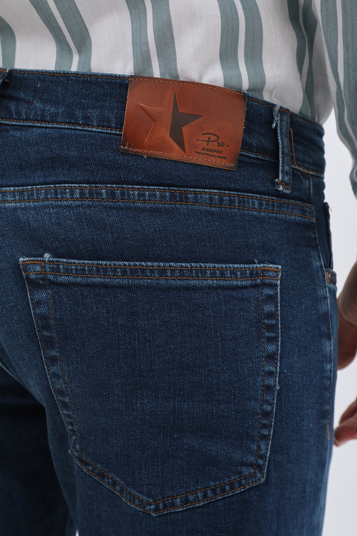 جينز Boyfriend Slim Fit من JEANSPRO - لون أزرق داكن - Image 6