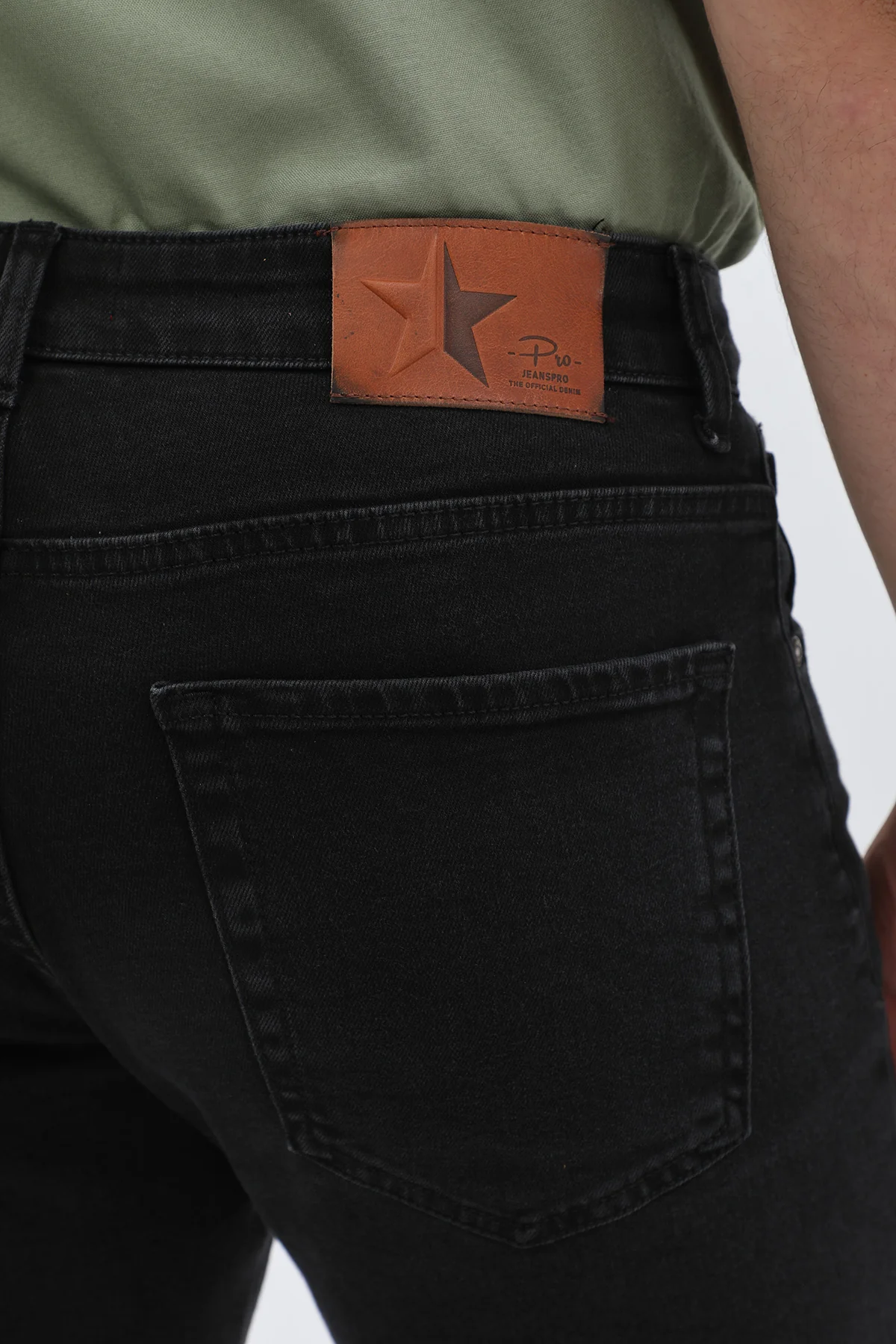 جينز Comfort Fit من JEANSPRO - لون أسود داكن - Image 4