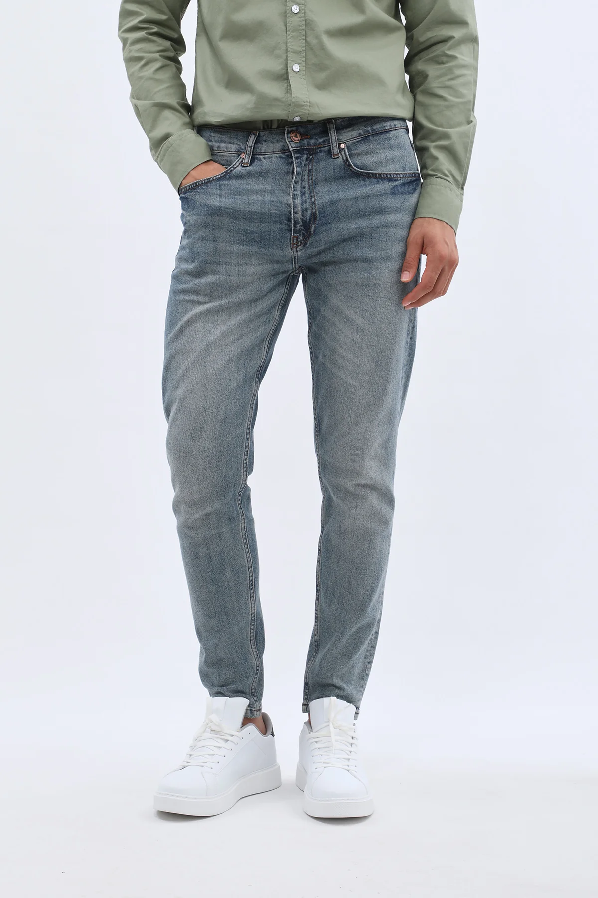 جينز Boyfriend Slim Fit من DNM UNITED - لون أزرق فاتح - Image 3