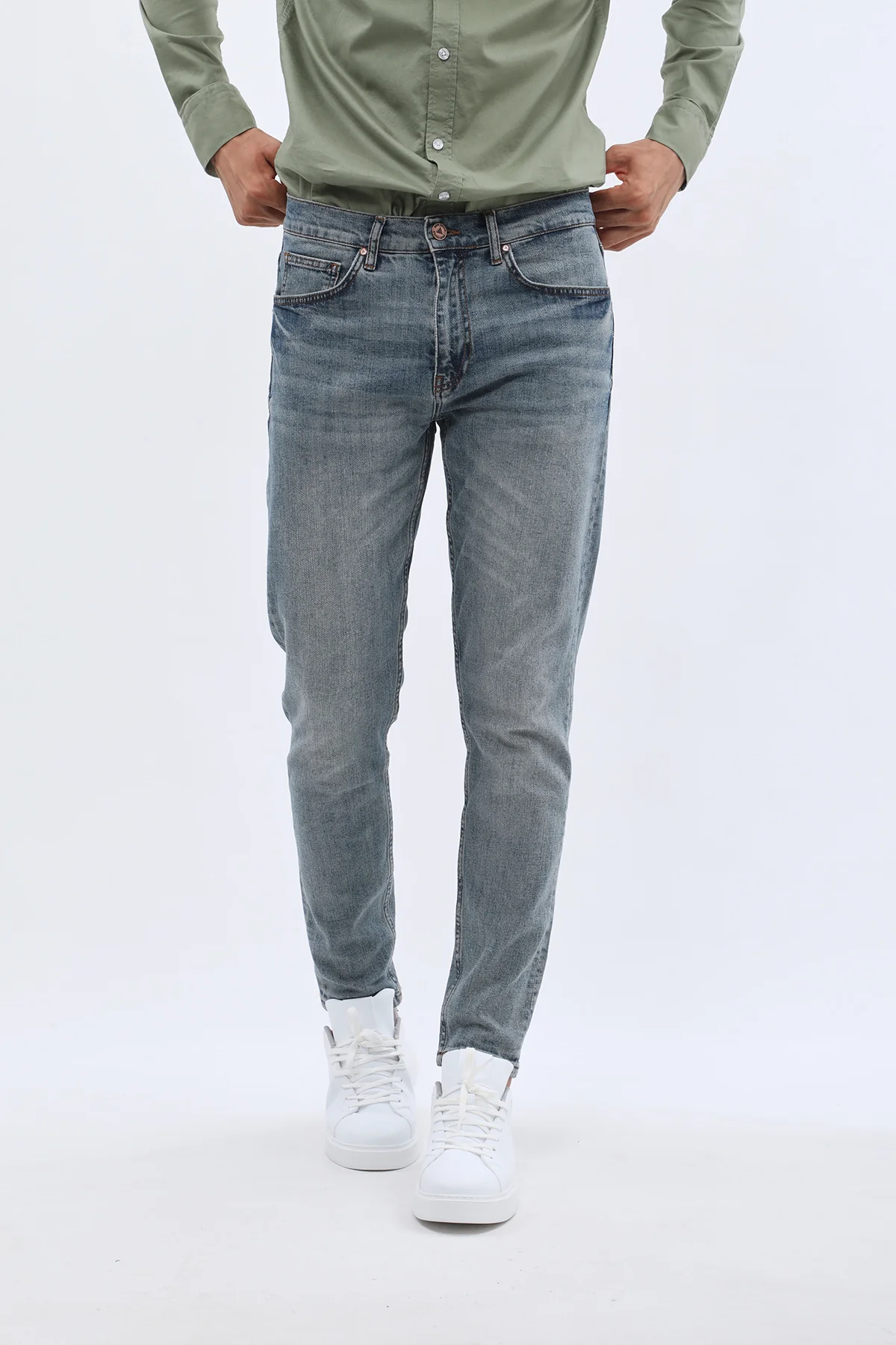 جينز Boyfriend Slim Fit من DNM UNITED - لون أزرق فاتح - Image 7