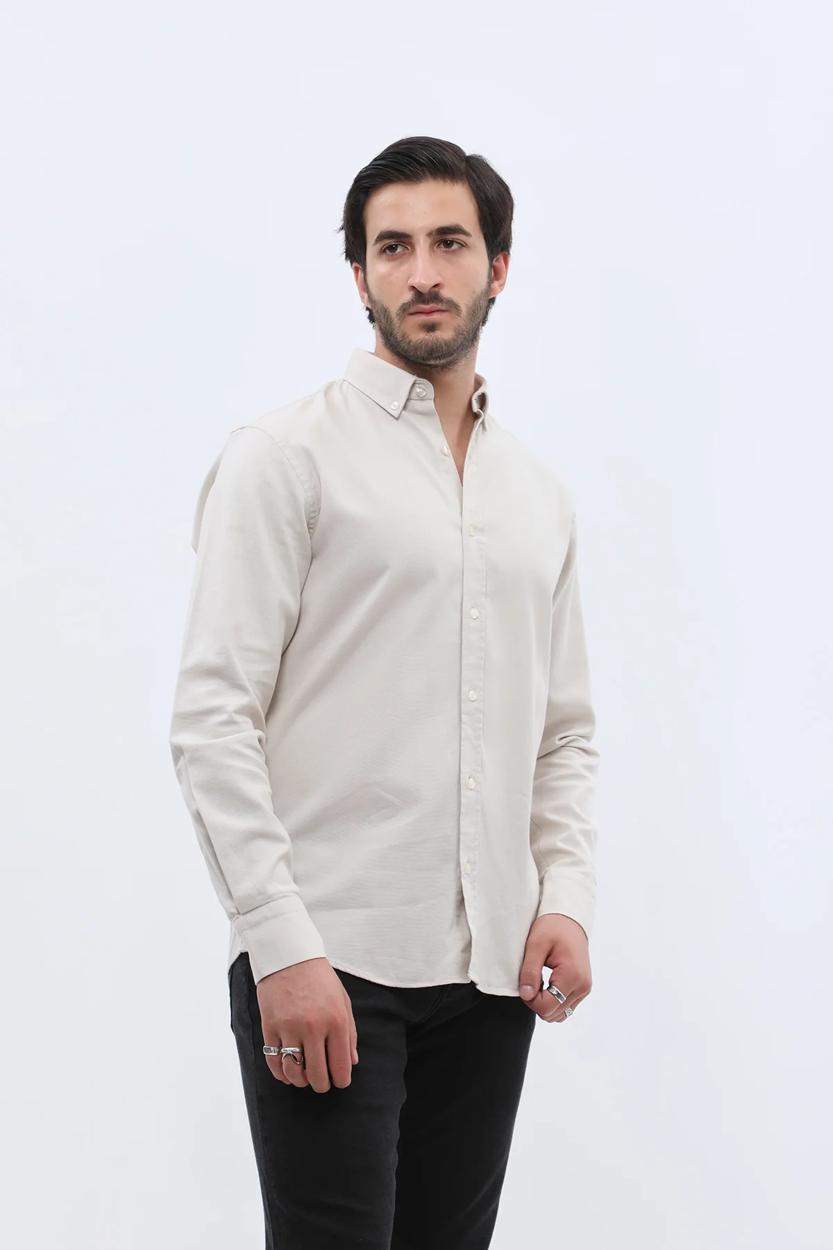قميص باسكت بقبة بأزرار من SHIRTSPRO - لون بيج فاتح - Image 4