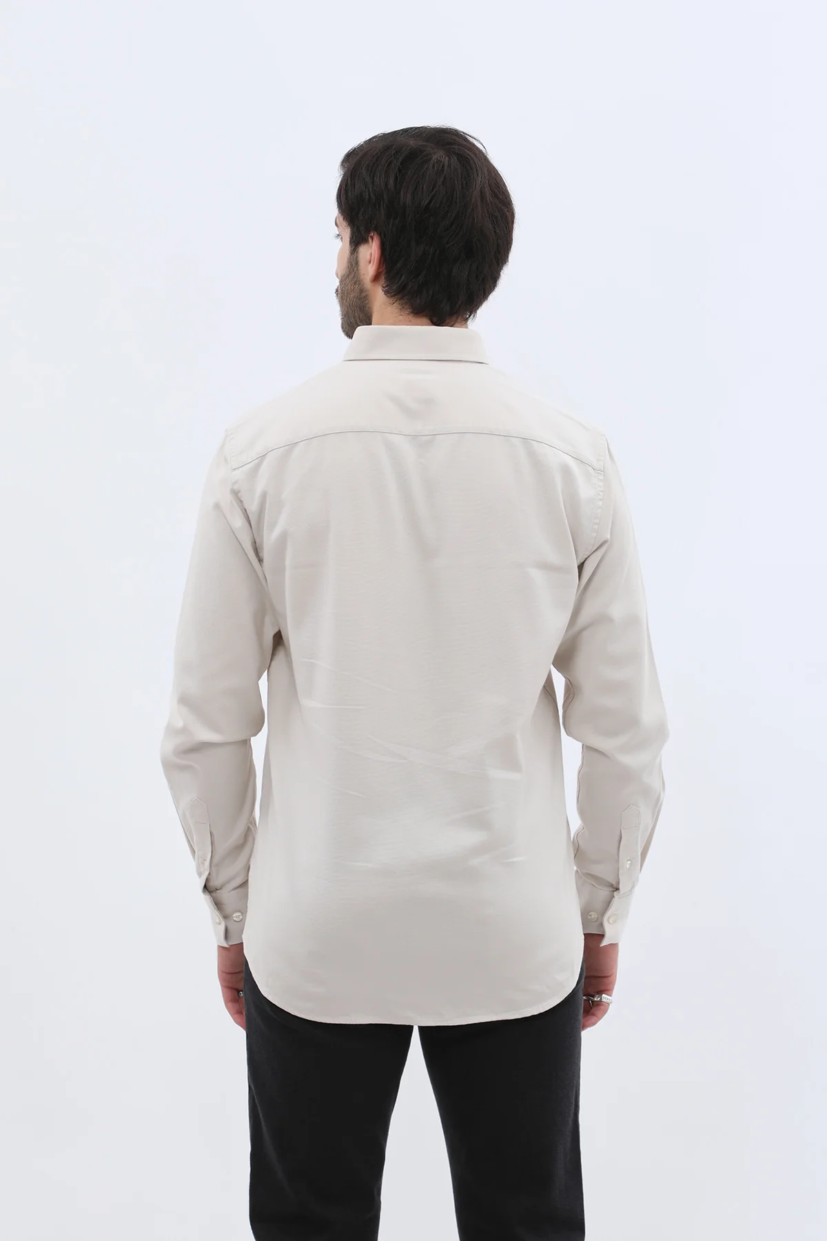 قميص باسكت بقبة بأزرار من SHIRTSPRO - لون بيج فاتح - Image 5