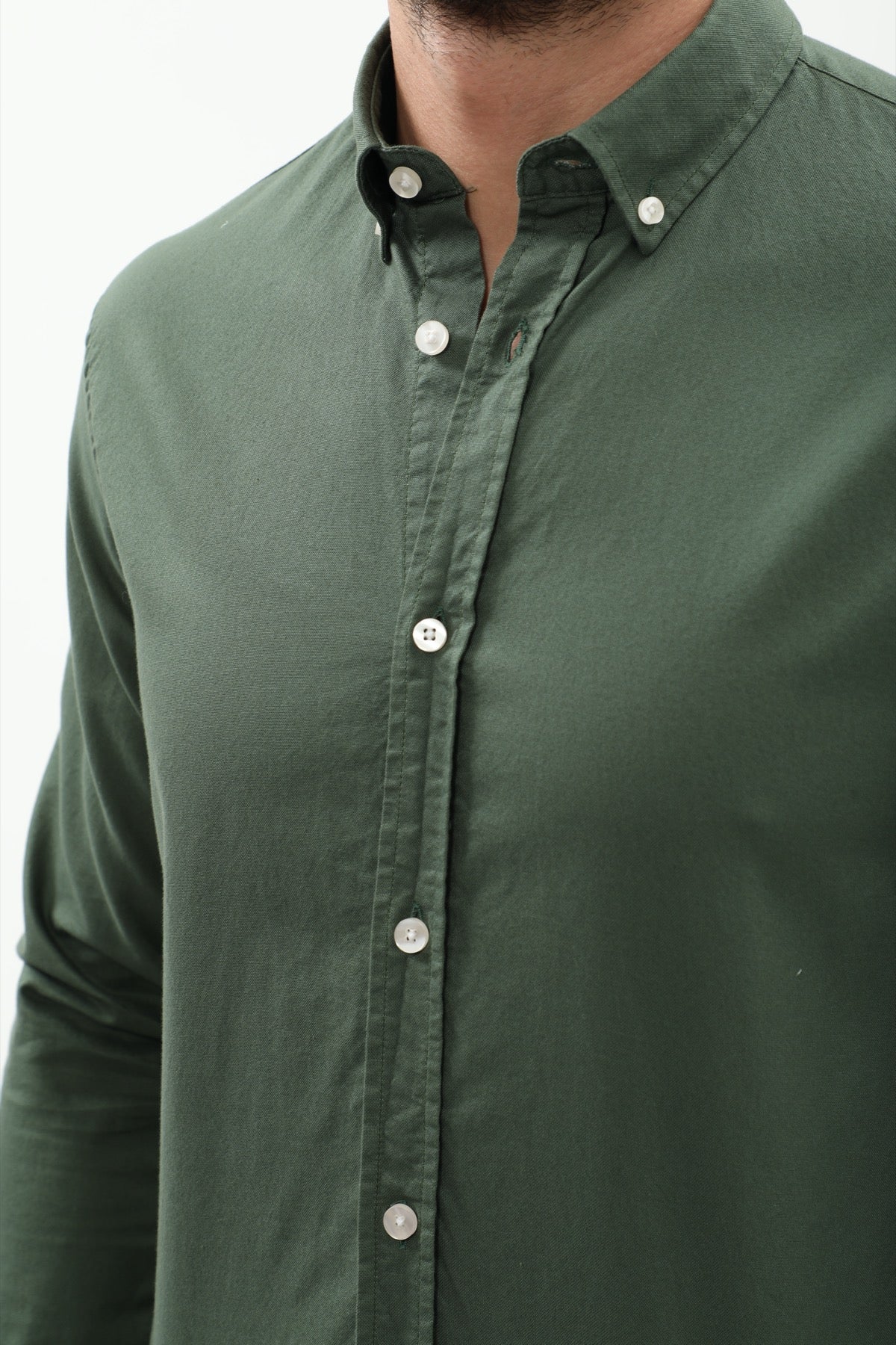 قميص باسكت بقبة بأزرار من SHIRTSPRO - لون أخضر جبلي