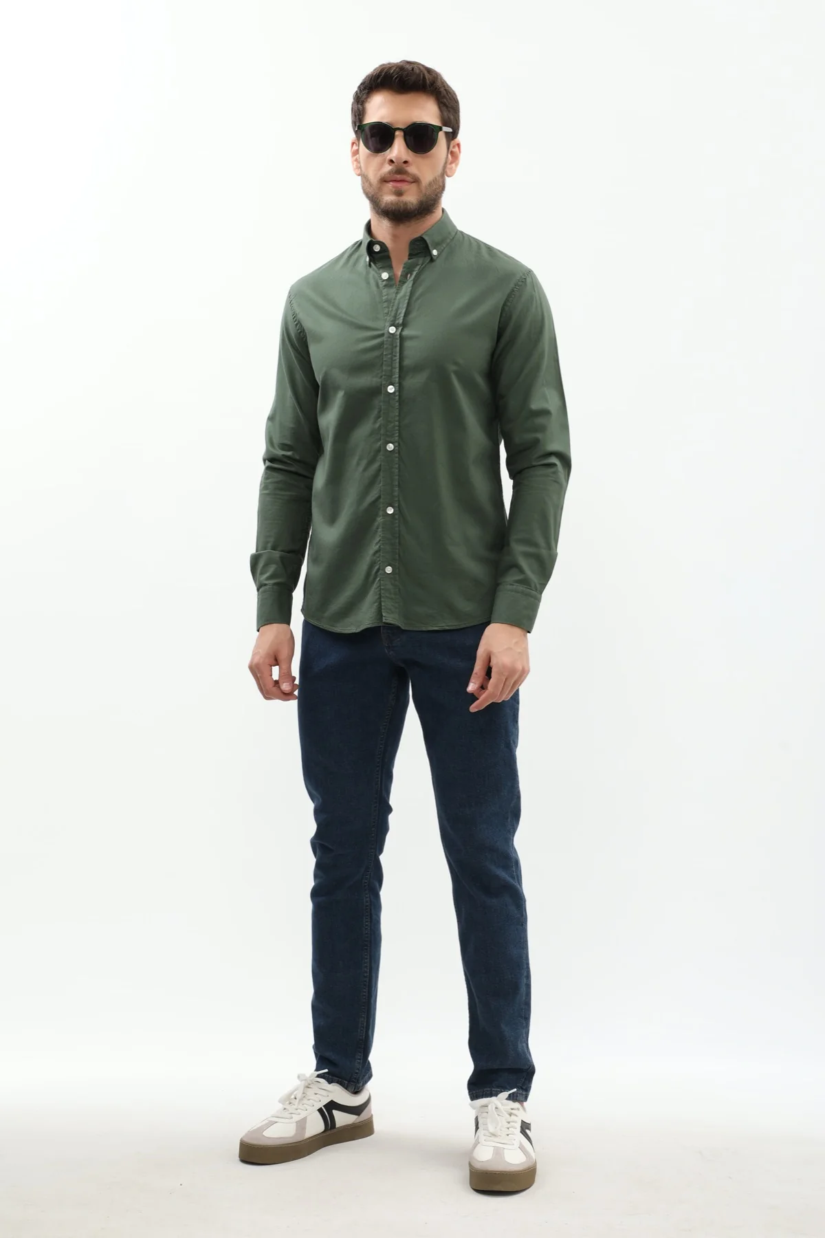 قميص باسكت بقبة بأزرار من SHIRTSPRO - لون أخضر جبلي - Image 3