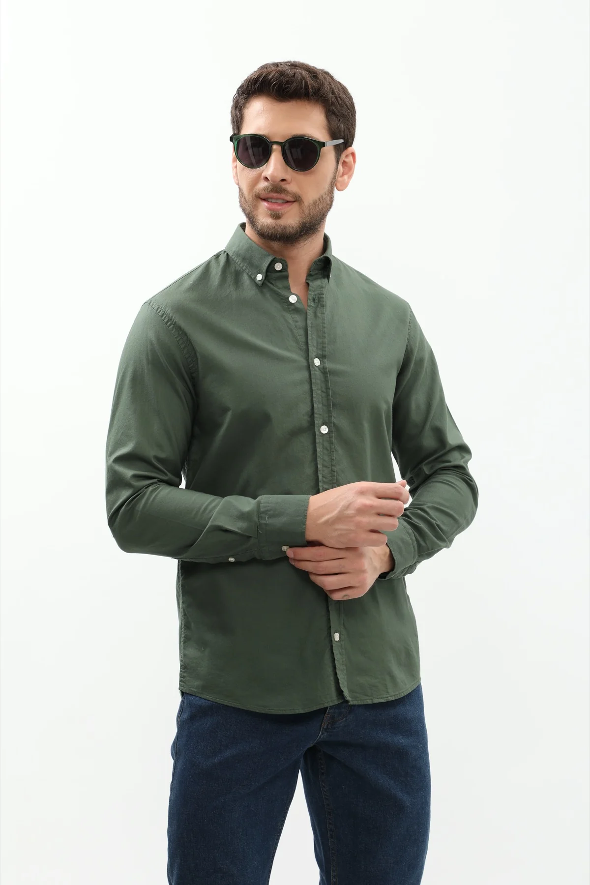 قميص باسكت بقبة بأزرار من SHIRTSPRO - لون أخضر جبلي - Image 4