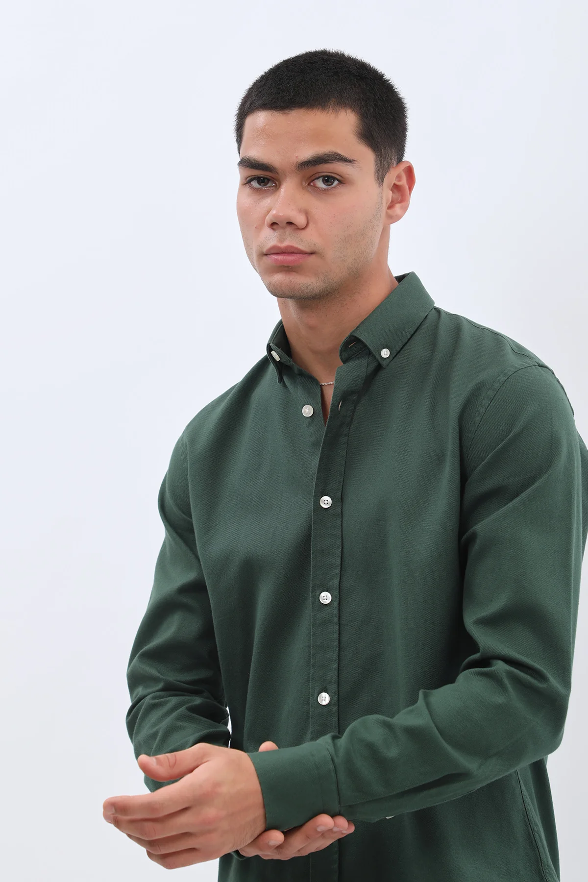 قميص باسكت بقبة بأزرار من SHIRTSPRO - لون أخضر - Image 2