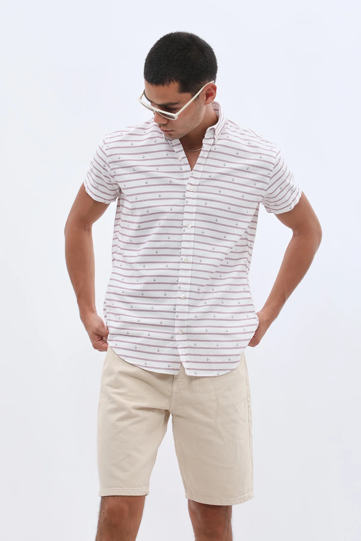 قميص مخطط بأكمام قصيرة وقبة بأزرار من SHIRTSPRO - لون أحمر داكن - Image 4