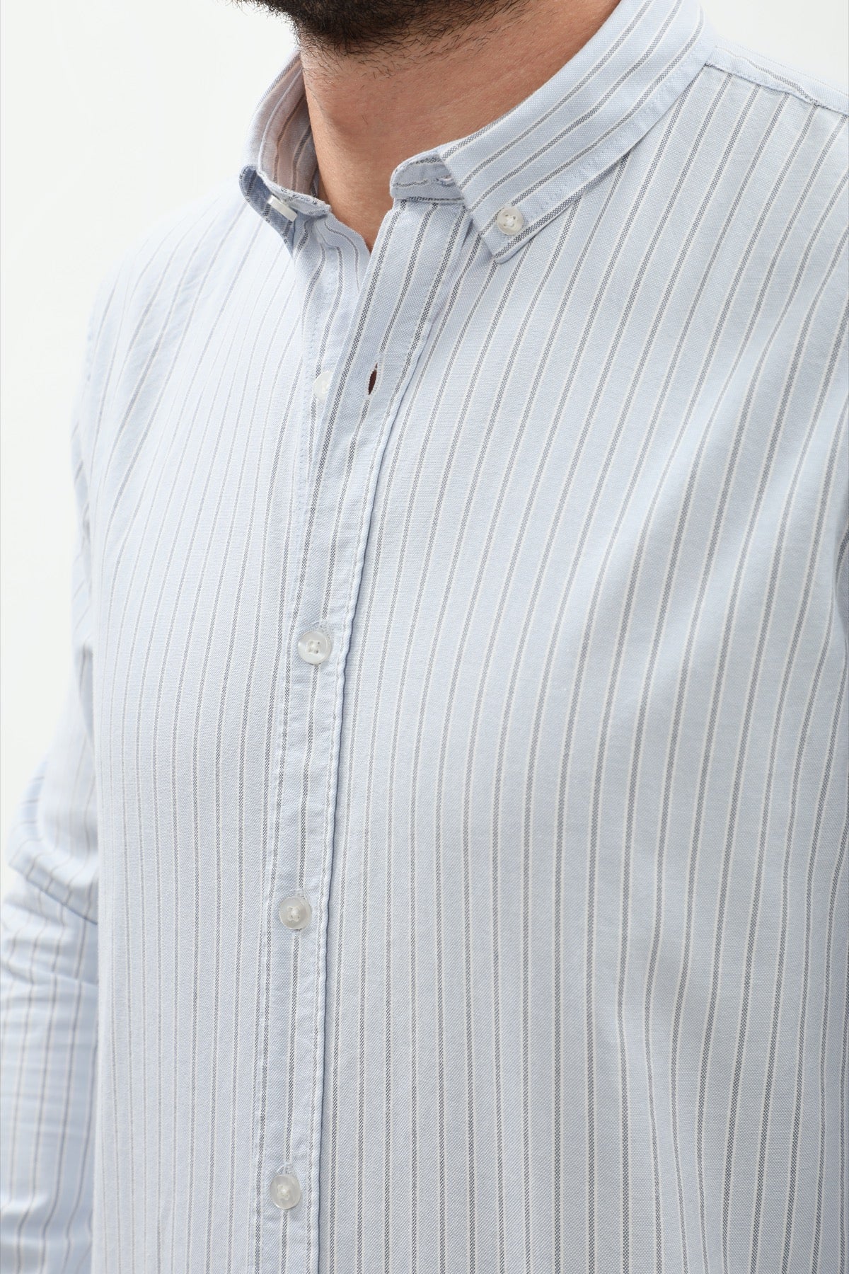 قميص مخطط بقبة بأزرار من SHIRTSPRO - لون ازرق فاتح