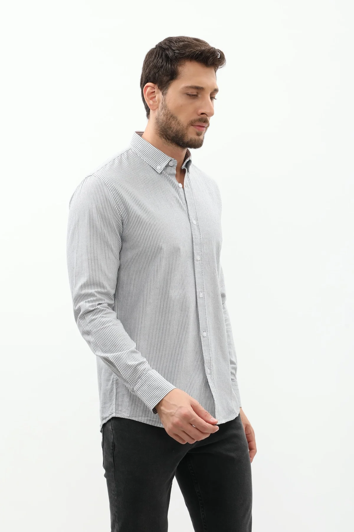 قميص مخطط بقبة بأزرار من SHIRTSPRO - لون أسود - Image 4
