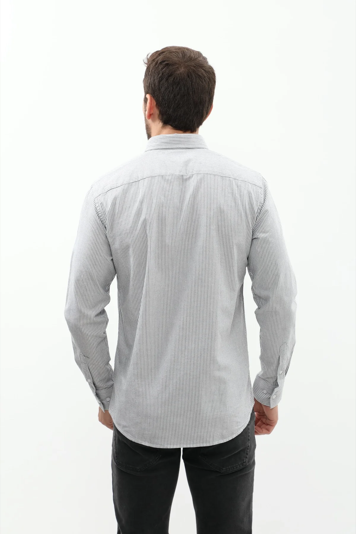 قميص مخطط بقبة بأزرار من SHIRTSPRO - لون أسود - Image 5