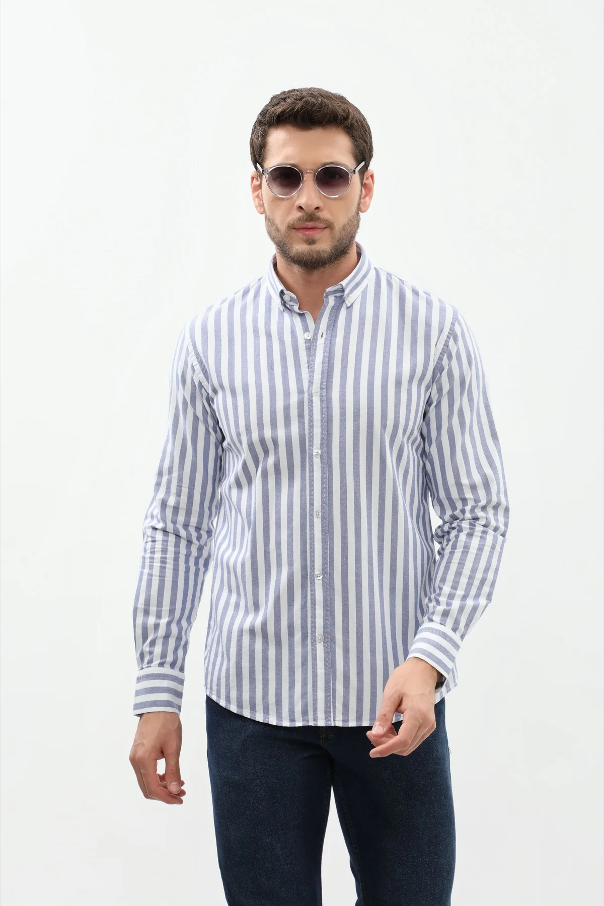 قميص مخطط بقبة بأزرار من SHIRTSPRO - لون أزرق غامق - Image 2