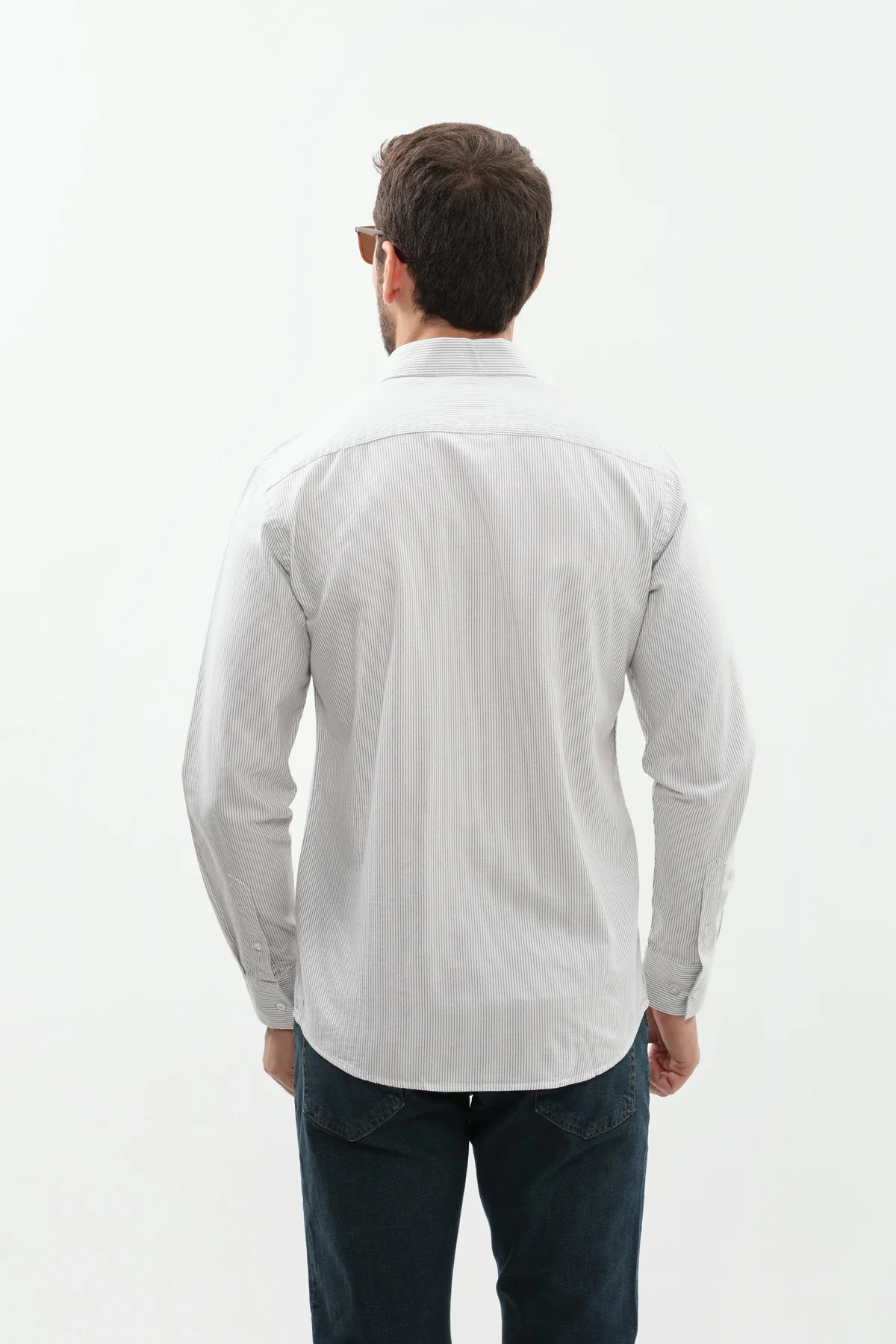 قميص مخطط بقبة بأزرار من SHIRTSPRO - لون كاكي - Image 5