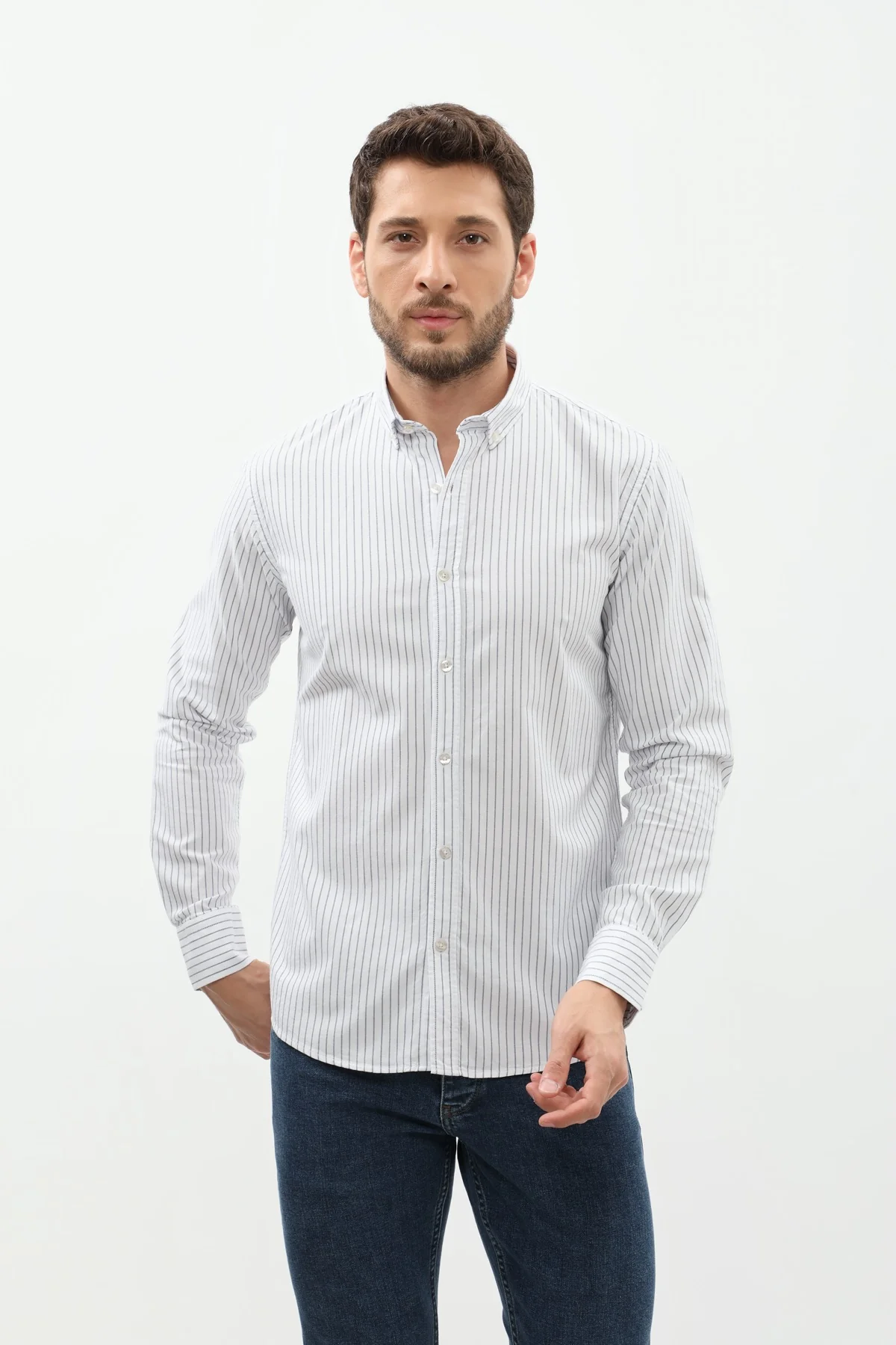 قميص مخطط بقبة بأزرار من SHIRTSPRO - لون كحلي - Image 2