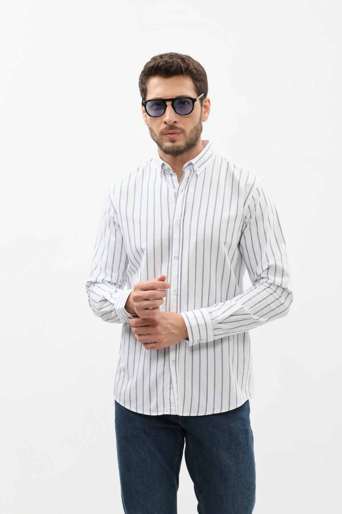 قميص مخطط بقبة بأزرار من SHIRTSPRO - لون كحلي - Image 2