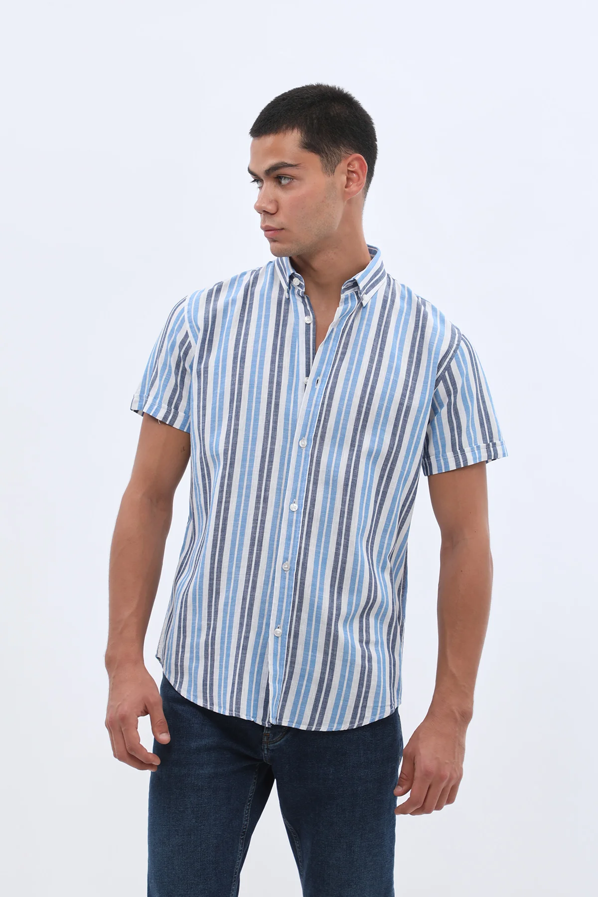 قميص مخطط بأكمام قصيرة وقبة بأزرار من SHIRTSPRO - لون أزرق - Image 3