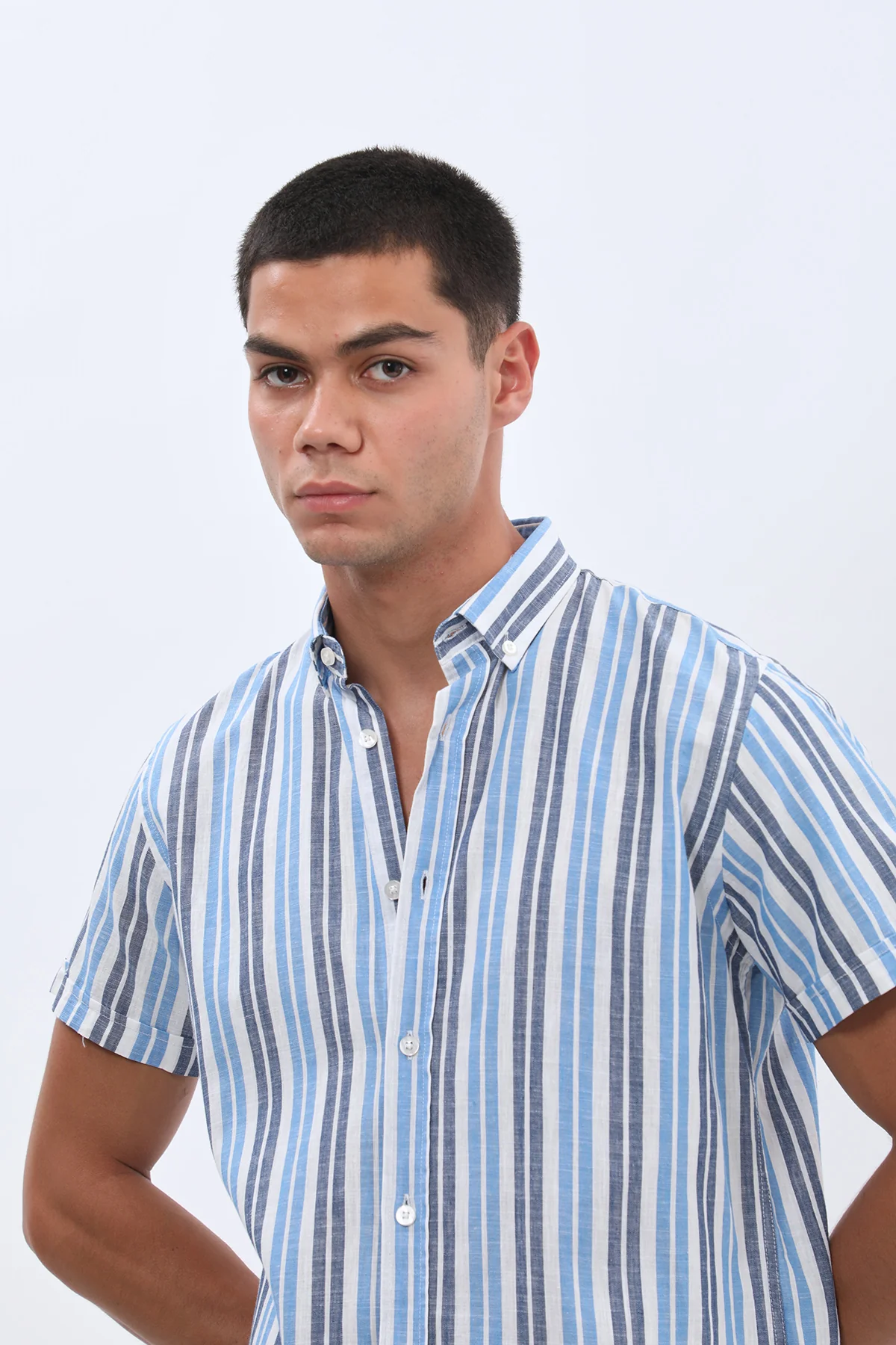 قميص مخطط بأكمام قصيرة وقبة بأزرار من SHIRTSPRO - لون أزرق - Image 5