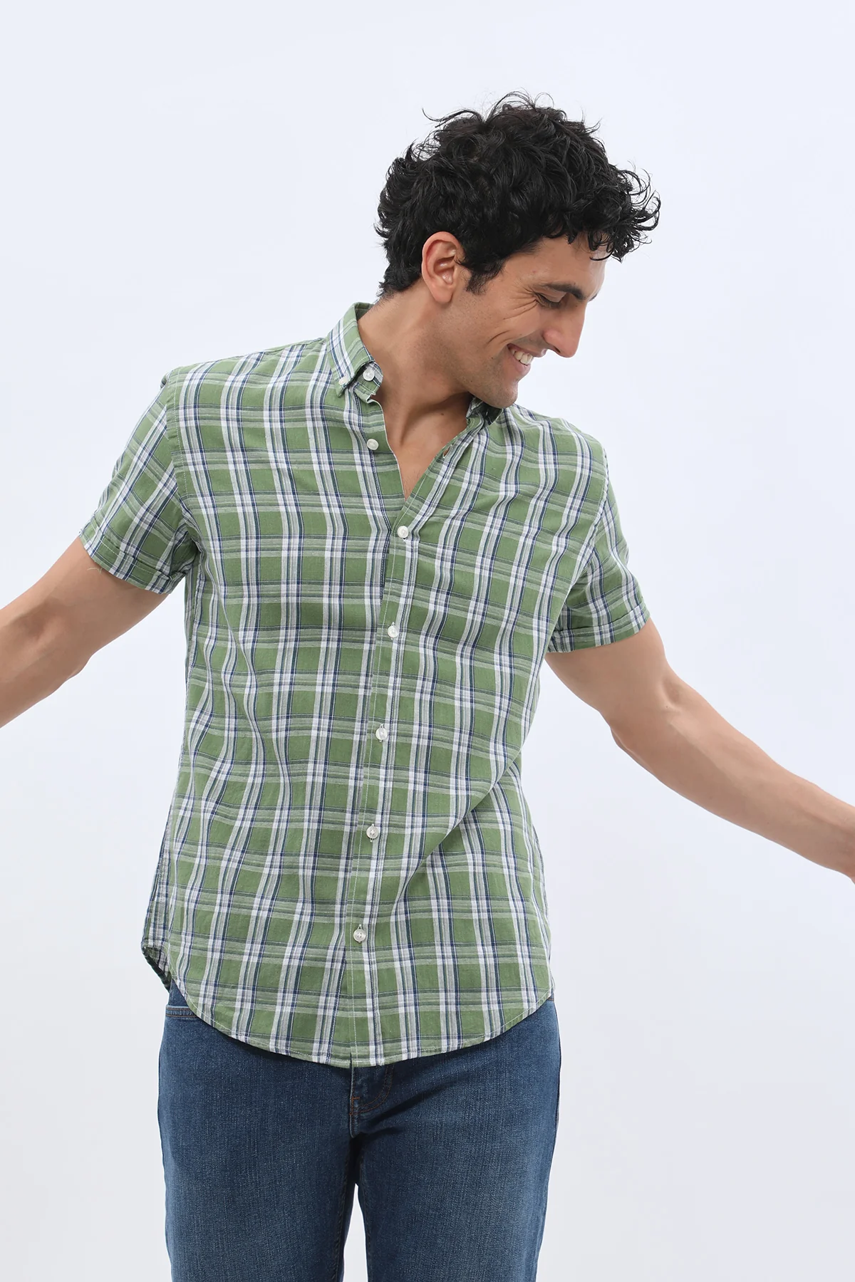 قميص كاروهات بأكمام قصيرة وقبة بأزرار من SHIRTSPRO - لون أخضر - Image 4