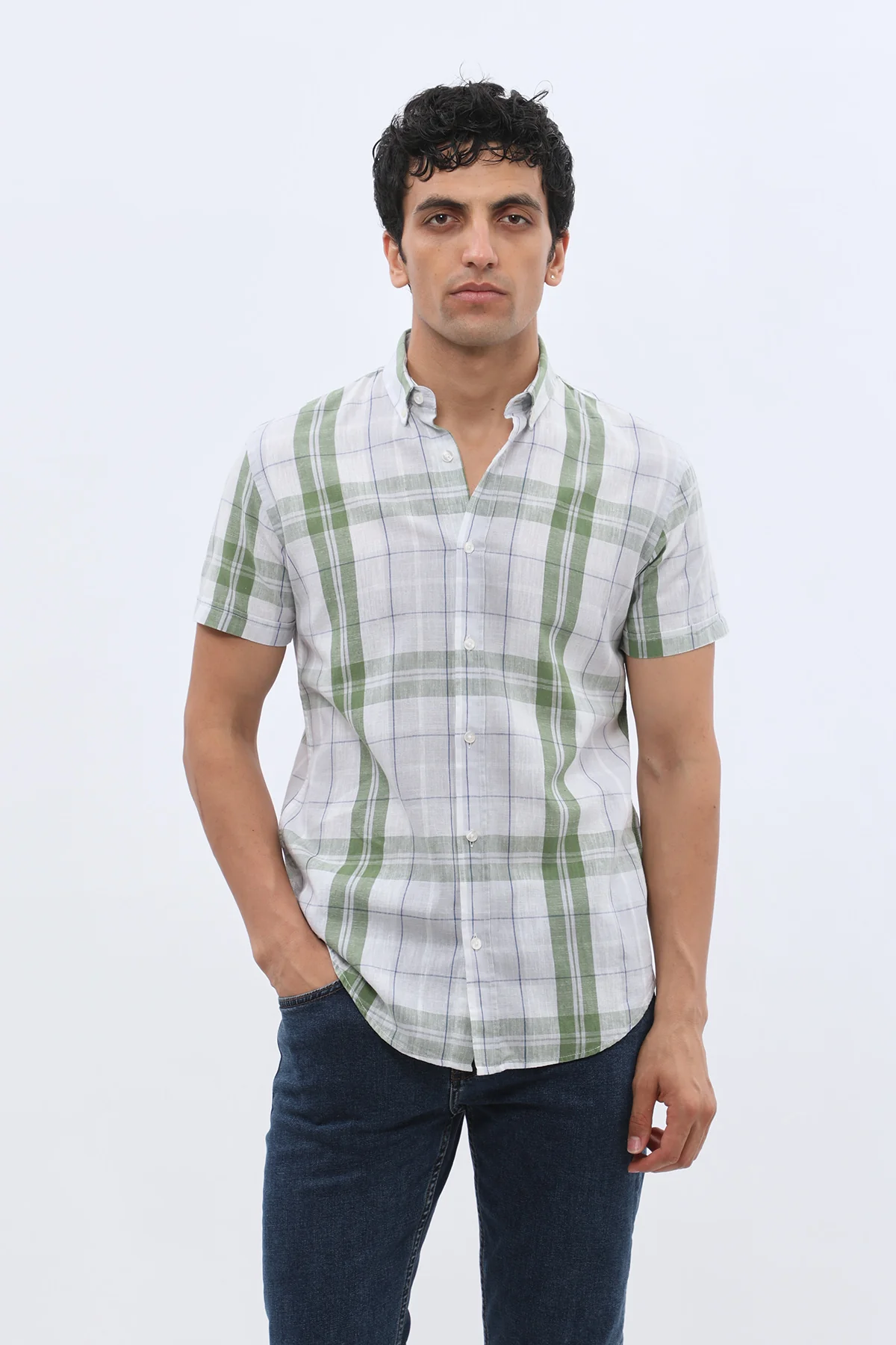 قميص كاروهات بأكمام قصيرة وقبة بأزرار من SHIRTSPRO - لون أخضر - Image 3