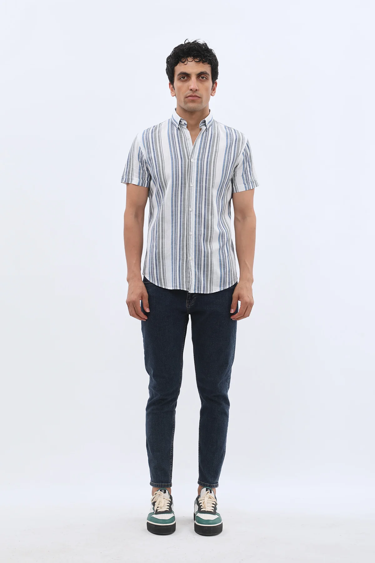 قميص مخطط بأكمام قصيرة وقبة بأزرار من SHIRTSPRO - لون كحلي  - Image 3