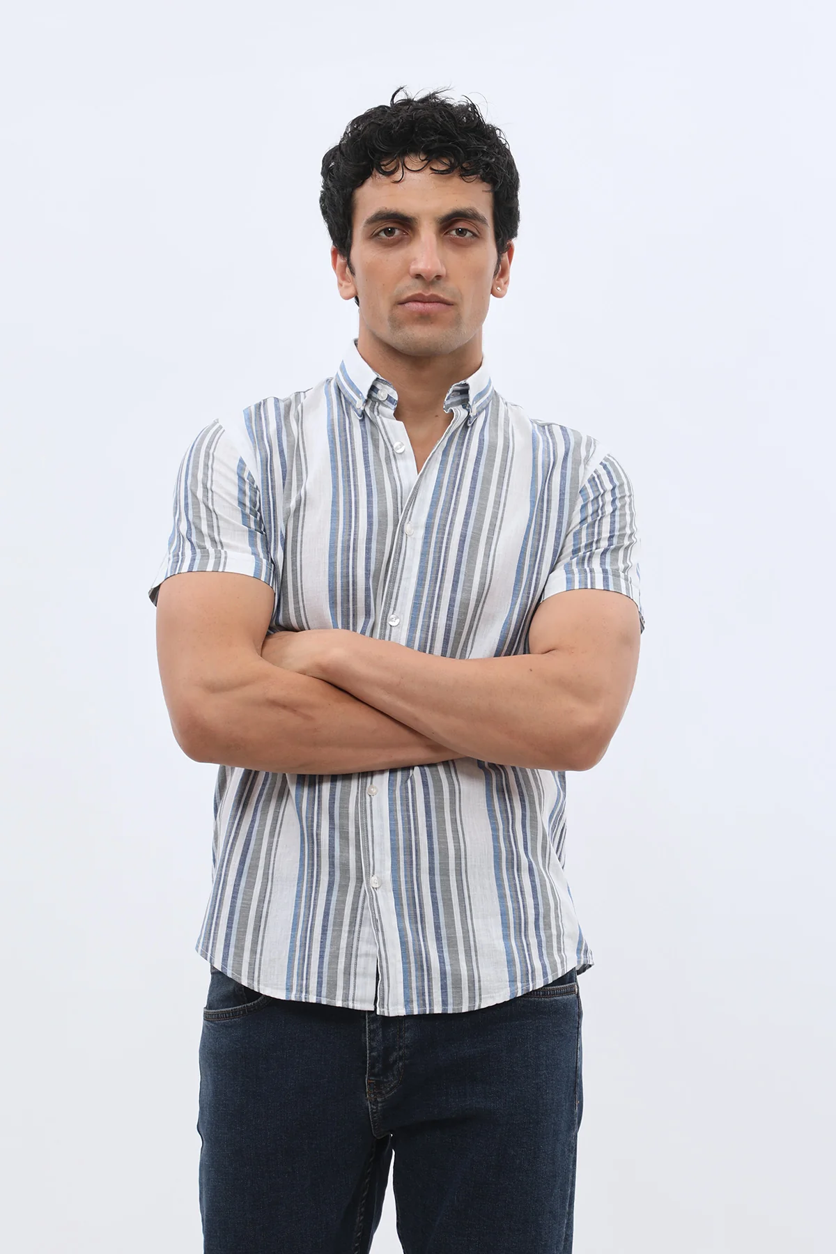 قميص مخطط بأكمام قصيرة وقبة بأزرار من SHIRTSPRO - لون كحلي  - Image 4