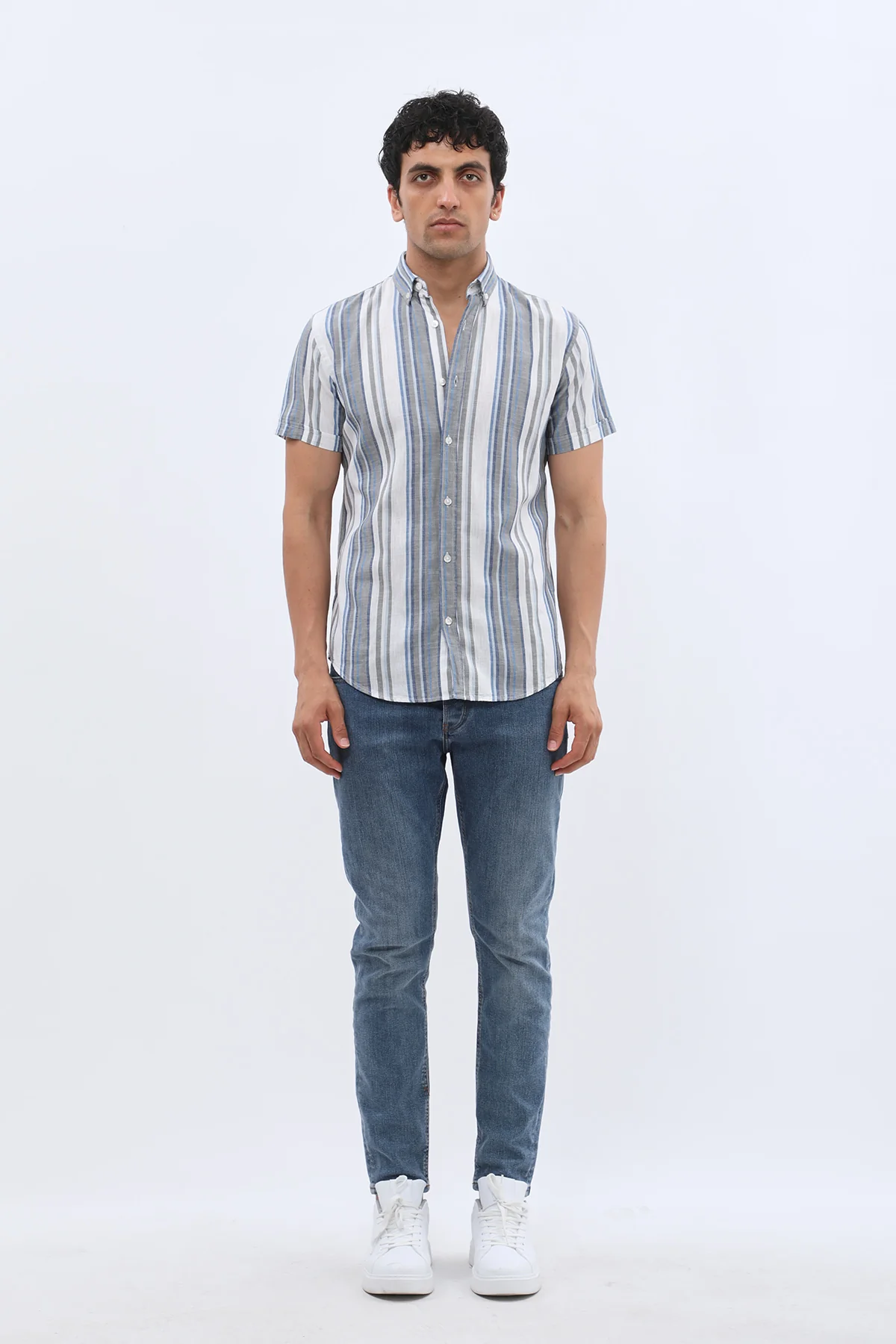 قميص مخطط بأكمام قصيرة وقبة بأزرار من SHIRTSPRO - لون كحلي  - Image 3