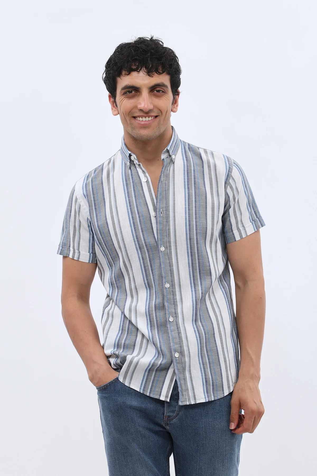 قميص مخطط بأكمام قصيرة وقبة بأزرار من SHIRTSPRO - لون كحلي  - Image 4