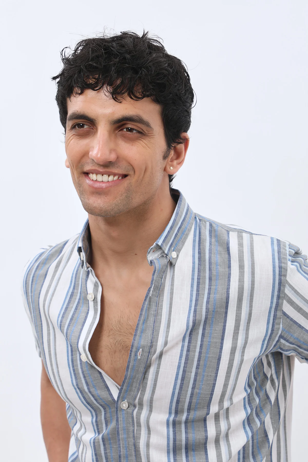 قميص مخطط بأكمام قصيرة وقبة بأزرار من SHIRTSPRO - لون كحلي  - Image 5