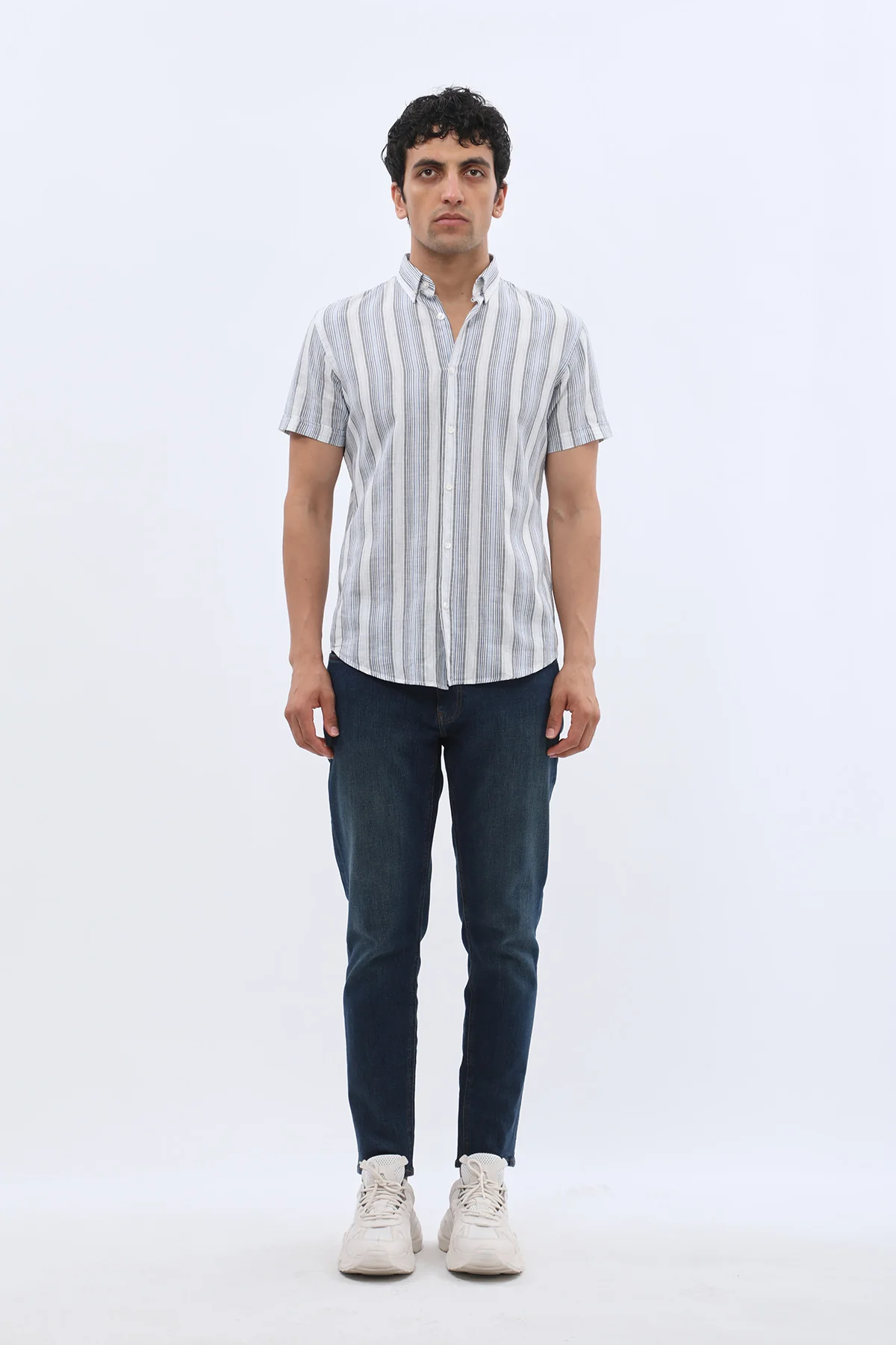 قميص مخطط بأكمام قصيرة وقبة بأزرار من SHIRTSPRO - لون كحلي  - Image 4