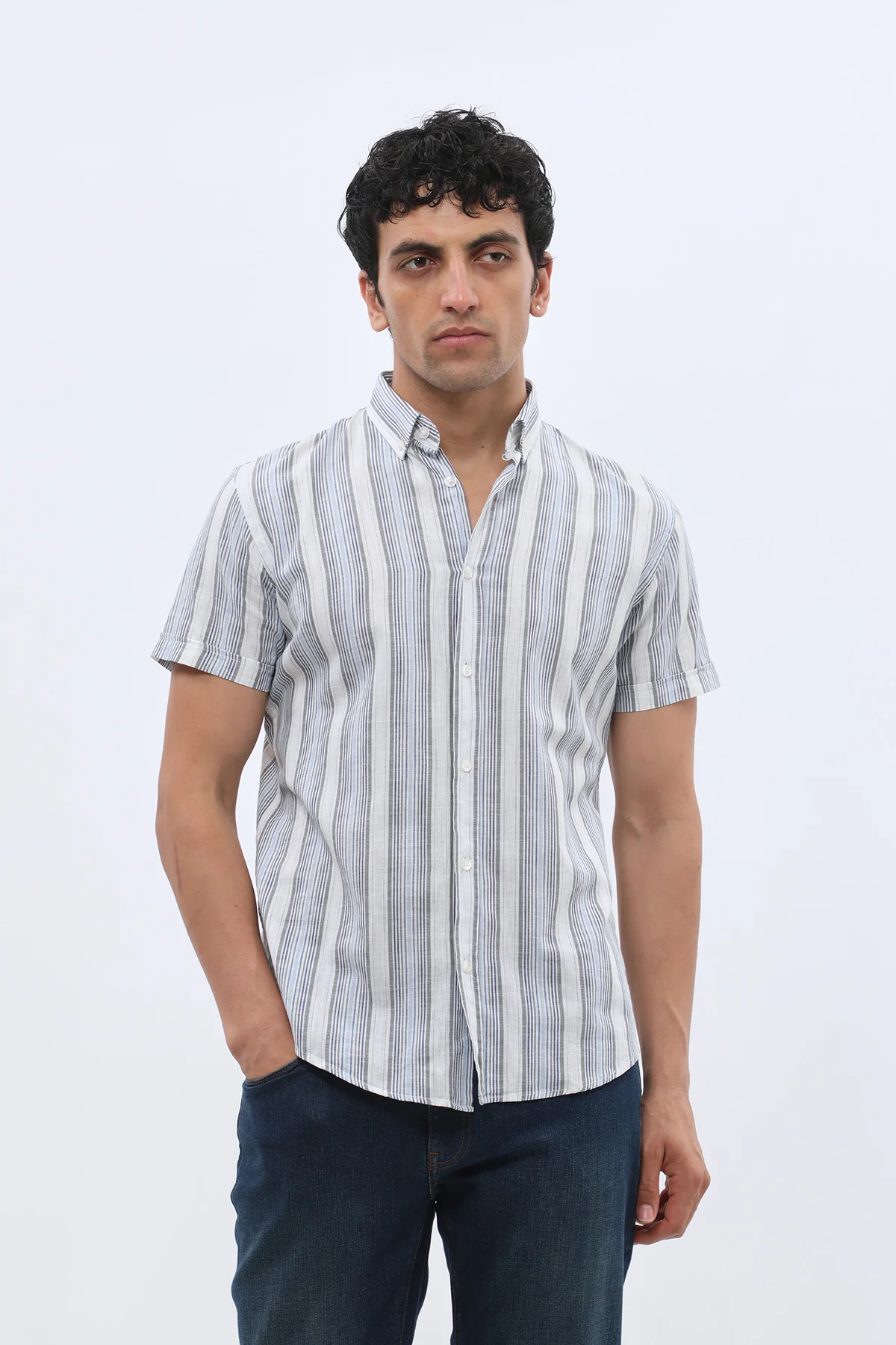 قميص مخطط بأكمام قصيرة وقبة بأزرار من SHIRTSPRO - لون كحلي  - Image 5