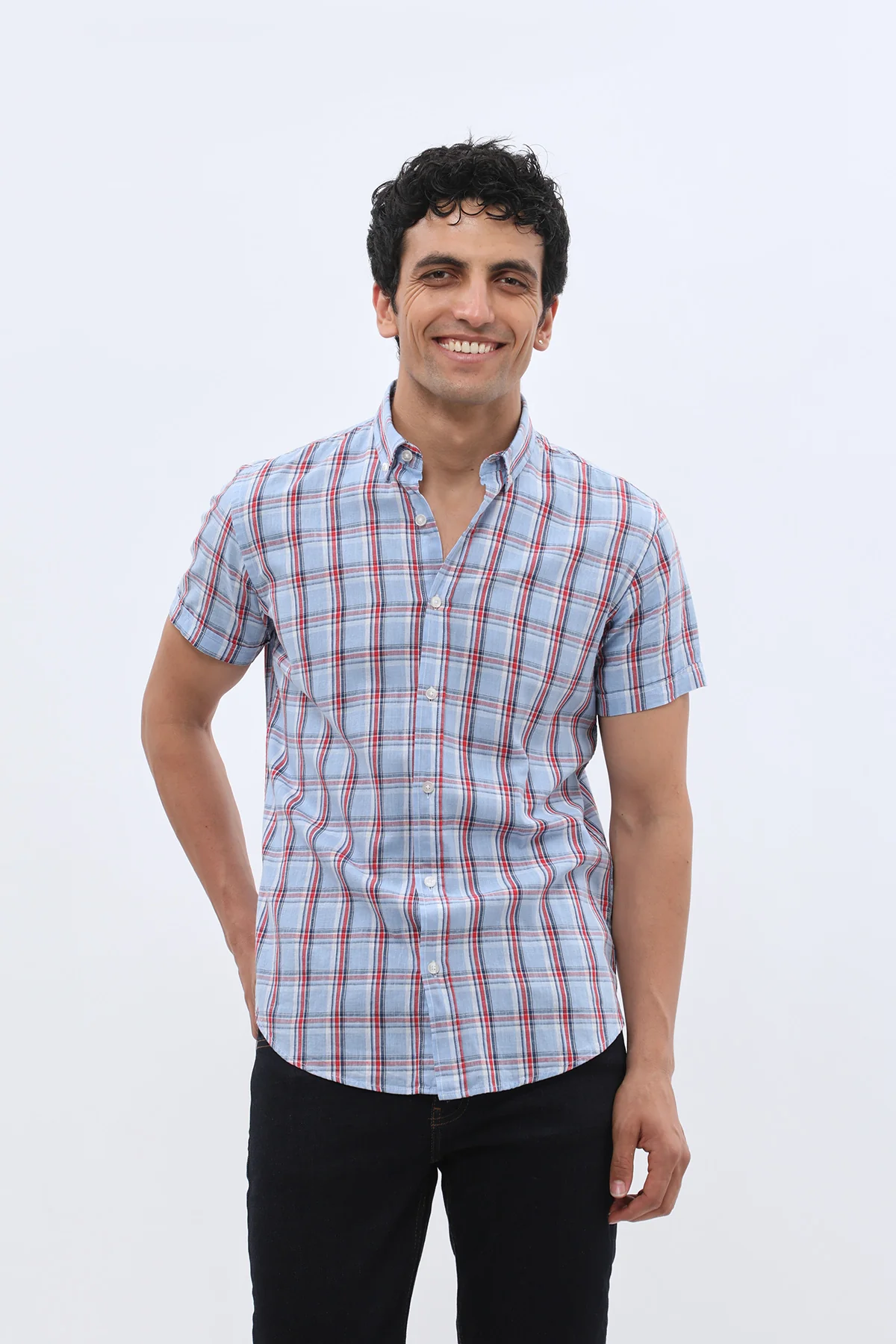 قميص كاروهات بأكمام قصيرة وقبة بأزرار من SHIRTSPRO - لون أحمر - Image 2
