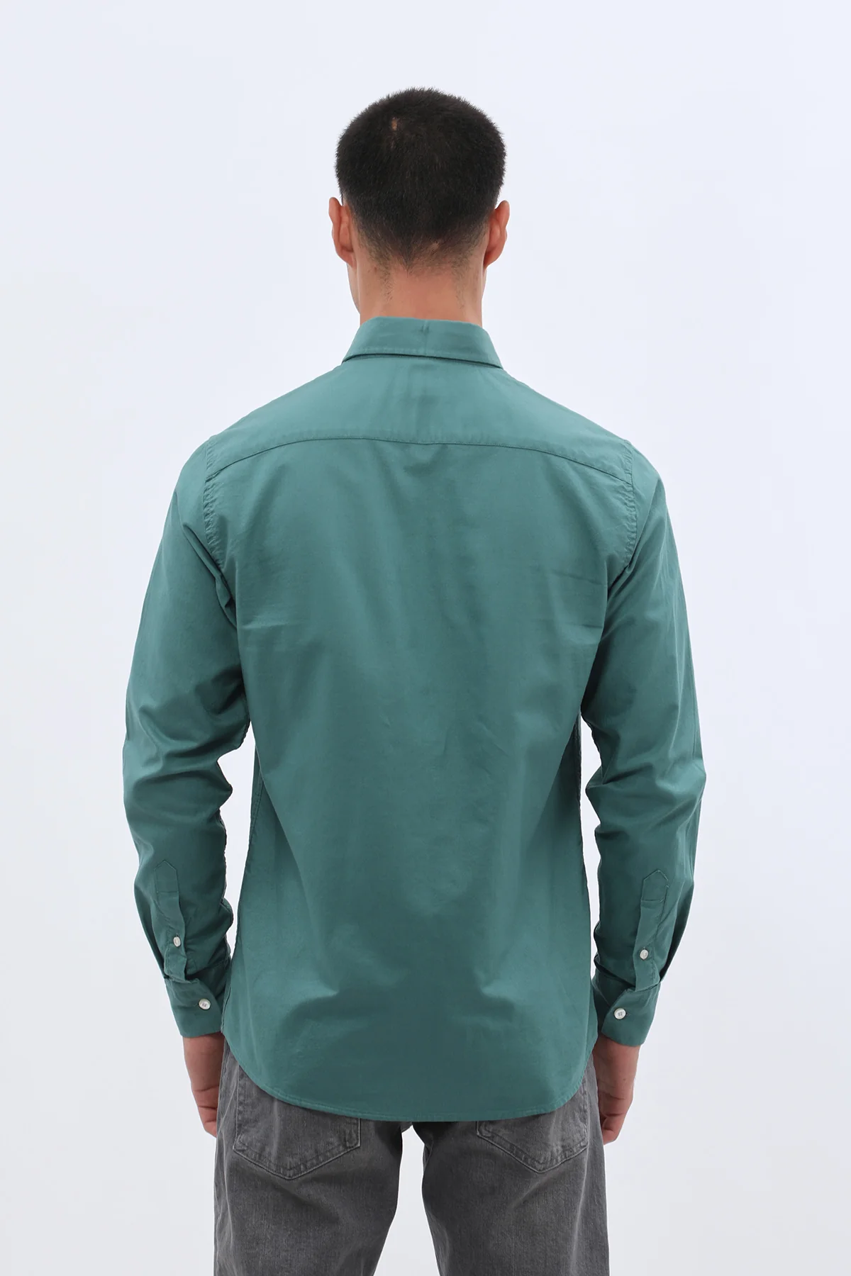 قميص أكسفورد بقبة بأزرار من SHIRTSPRO - لون أخضر عتيق  - Image 4
