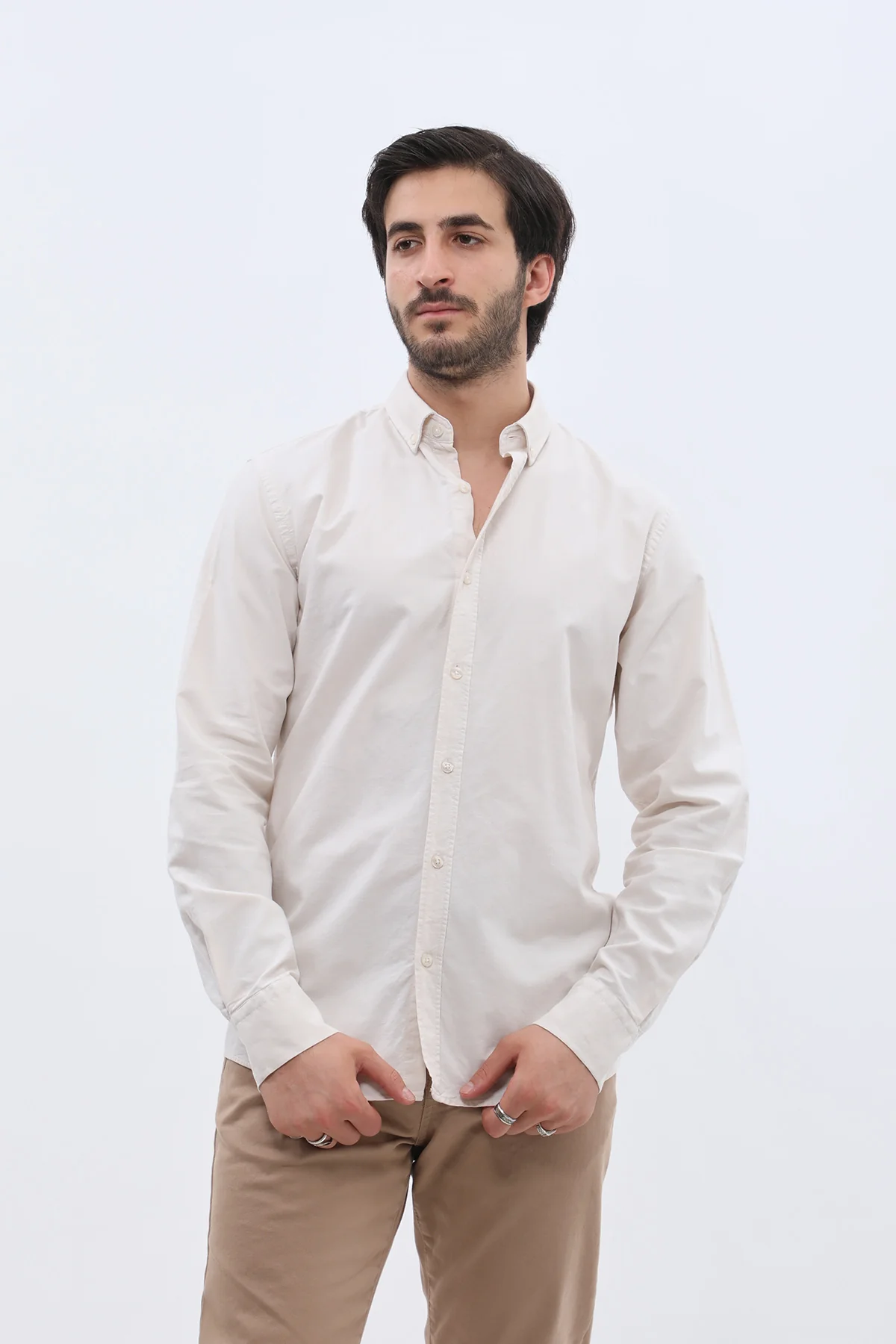 قميص أكسفورد بقبة بأزرار من SHIRTSPRO - لون بيج - Image 5