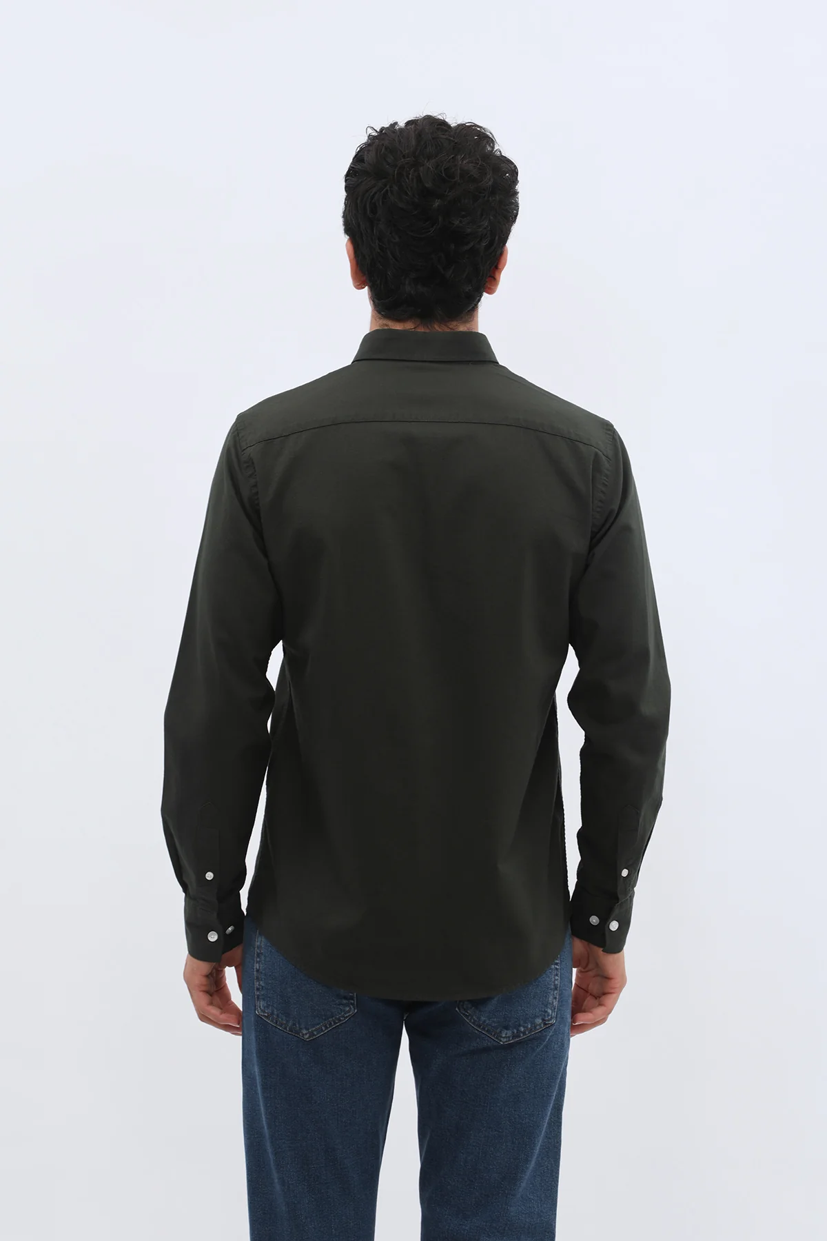 قميص أكسفورد بقبة بأزرار من SHIRTSPRO - لون زيتي - Image 5